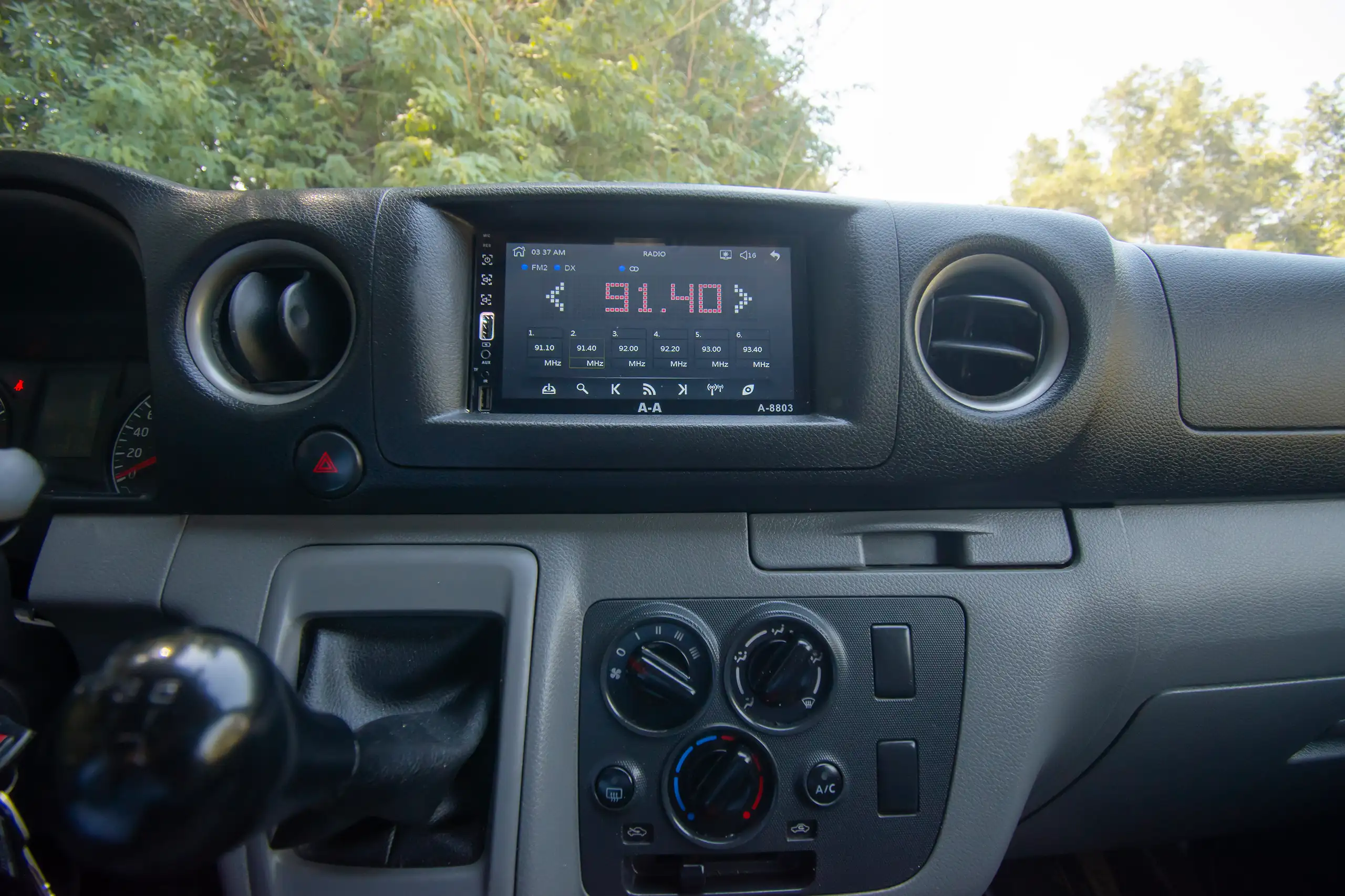 Used 2021 Nissan Urvan Standard Roof White – Infotainment / Touchscreen System at First Choice Cars Sharjah