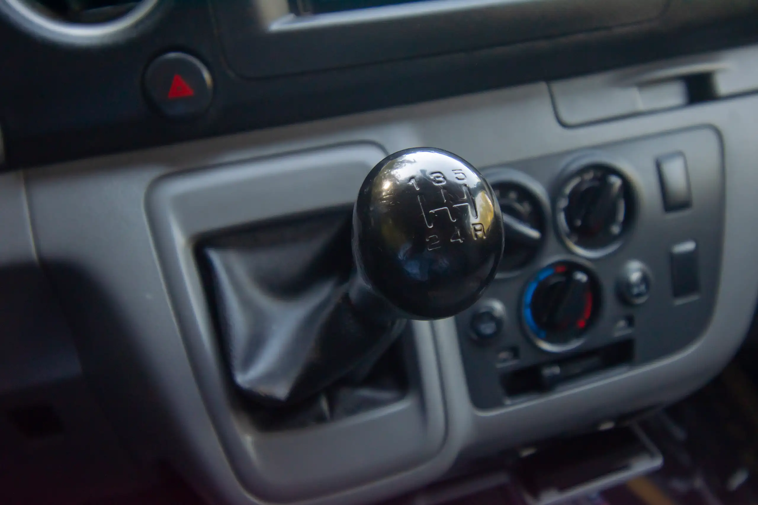 Used 2021 Nissan Urvan Standard Roof White – Center Console & Gear Shifter at First Choice Cars Sharjah