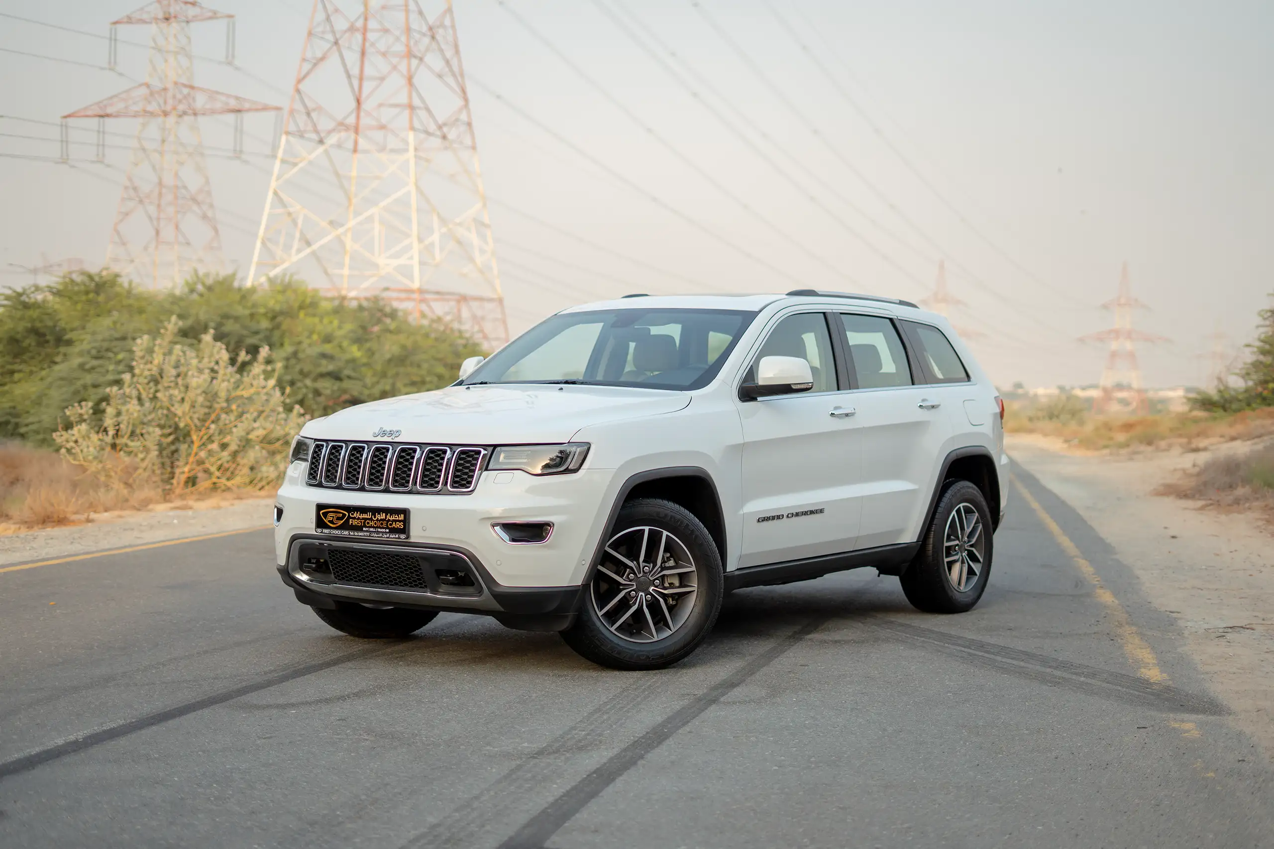 Used 2021 Jeep Grand Cherokee Limited White – Left Front Diagonal (45°) View at First Choice Cars Sharjah
