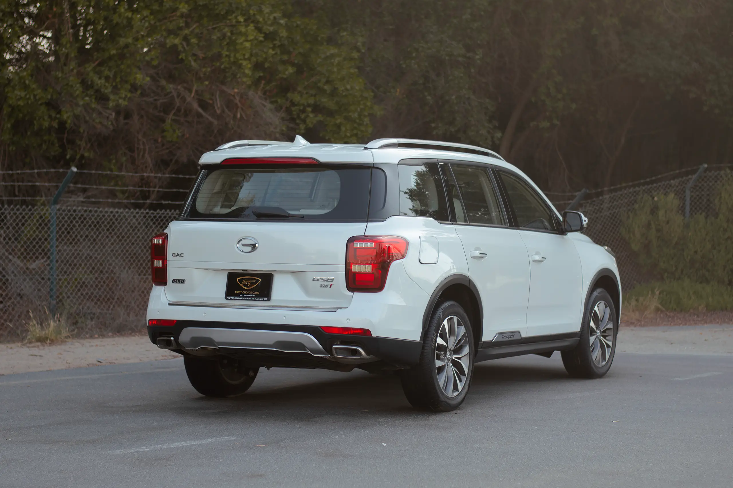 Used 2020 GAC GS8 GL White – Right Back Diagonal (45°) View at First Choice Cars Sharjah