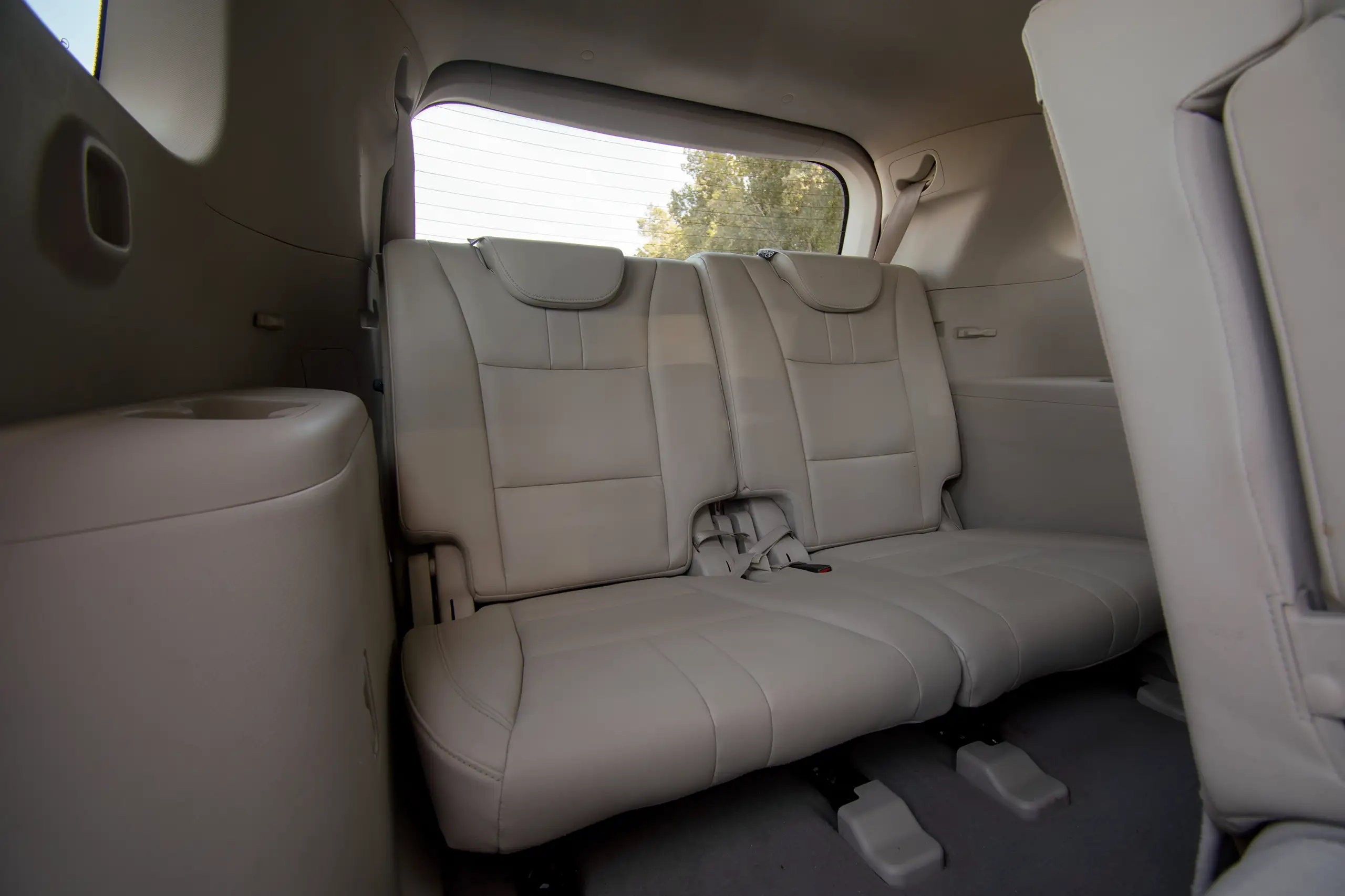 Used 2020 GAC GS8 GL White – Third Row Right Seat View at First Choice Cars Sharjah