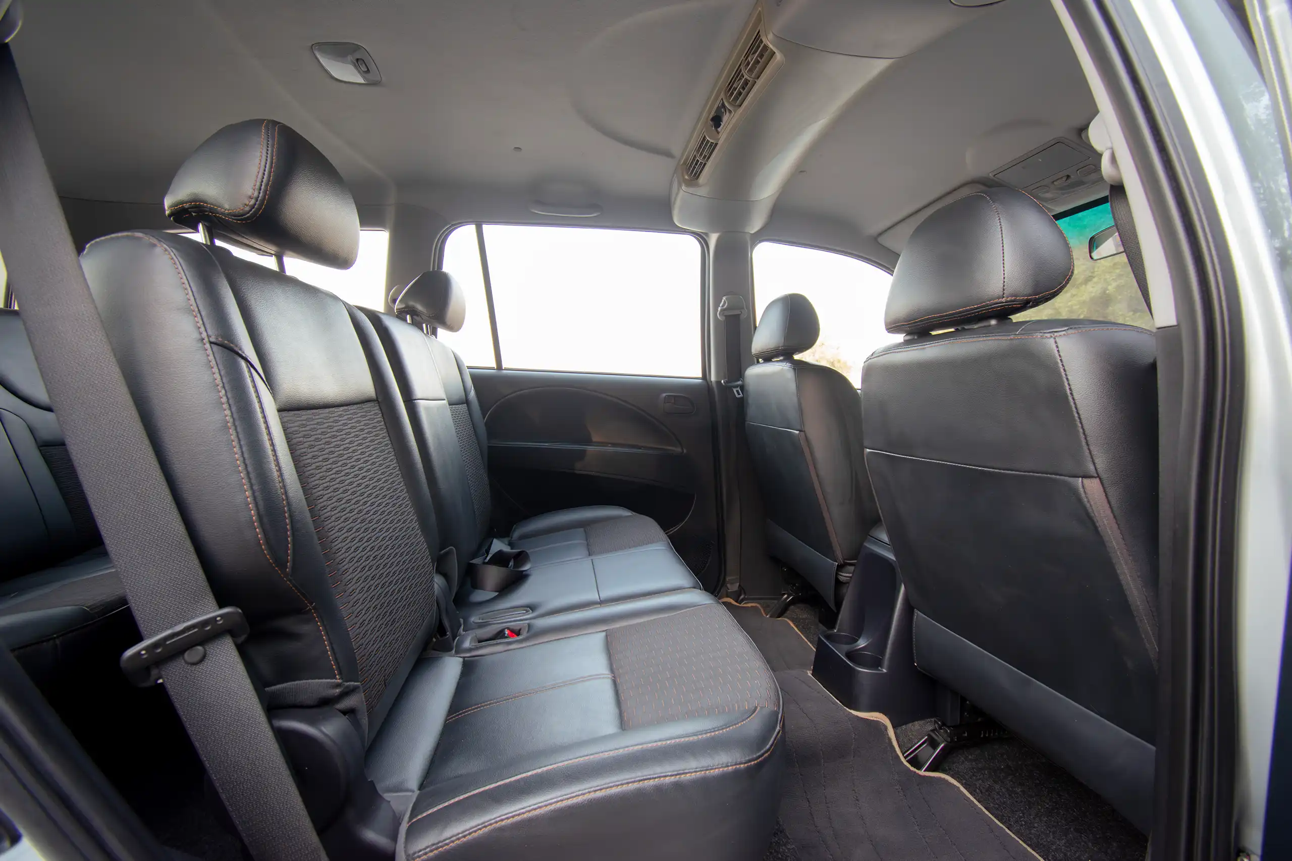 Used 2020 CMC Z7 Standard Silver – Rear Passenger Side Cabin View at First Choice Cars Sharjah