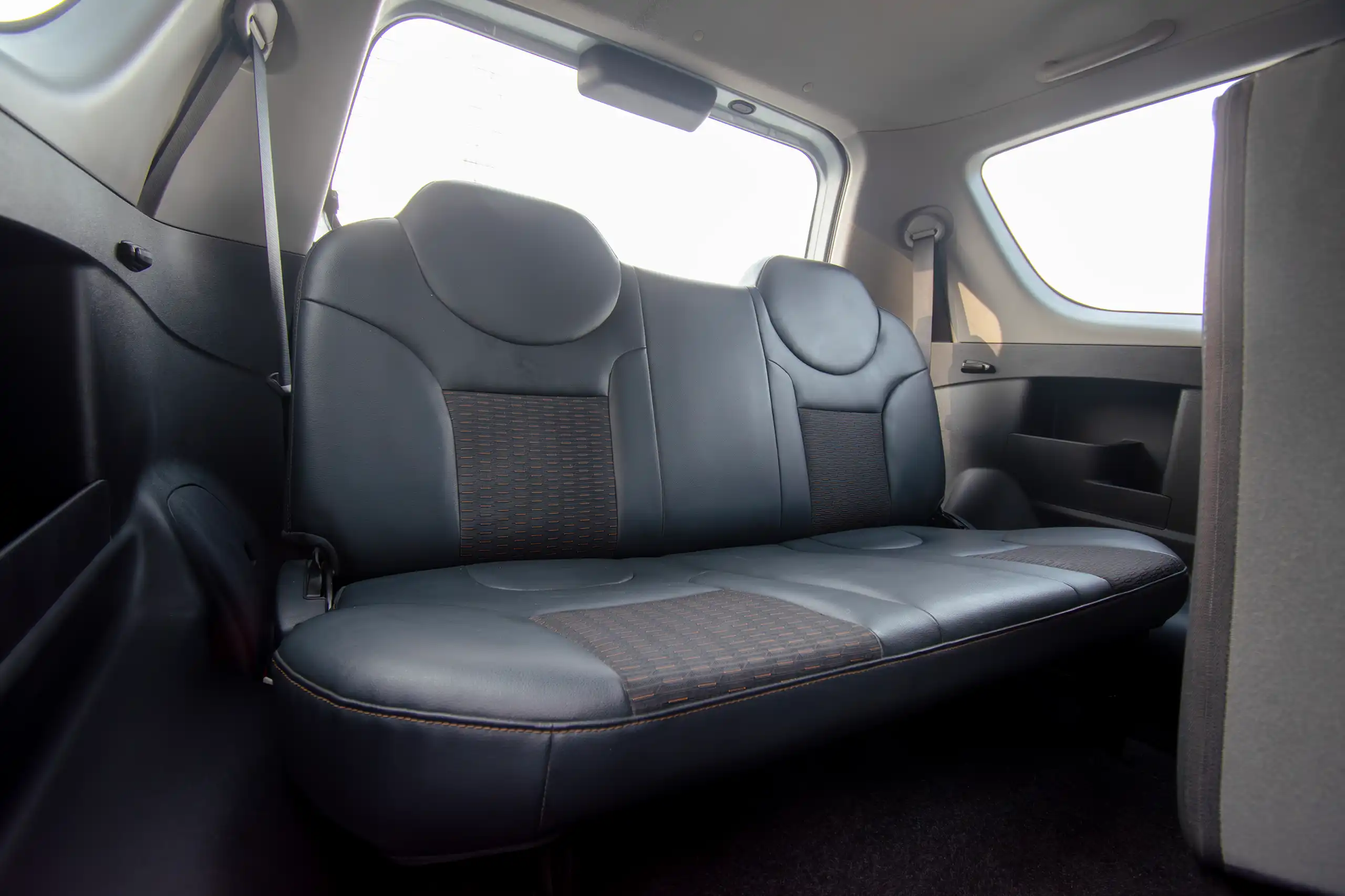 Used 2020 CMC Z7 Standard Silver – Third Row Right Seat View at First Choice Cars Sharjah