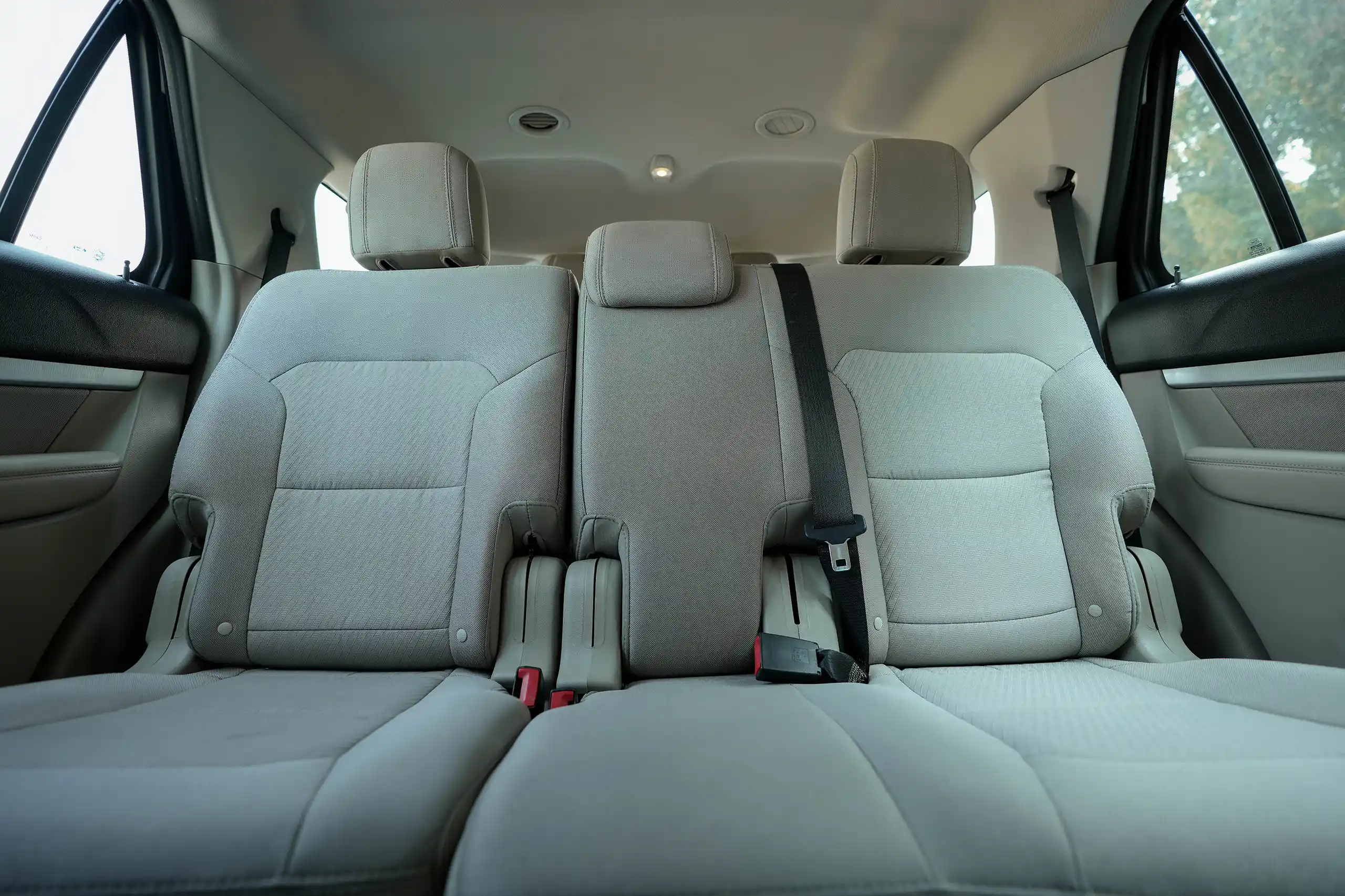Used 2018 Ford Explorer XLT in White – Rear Seat View for Sale at First Choice Cars Dubai Sharjah