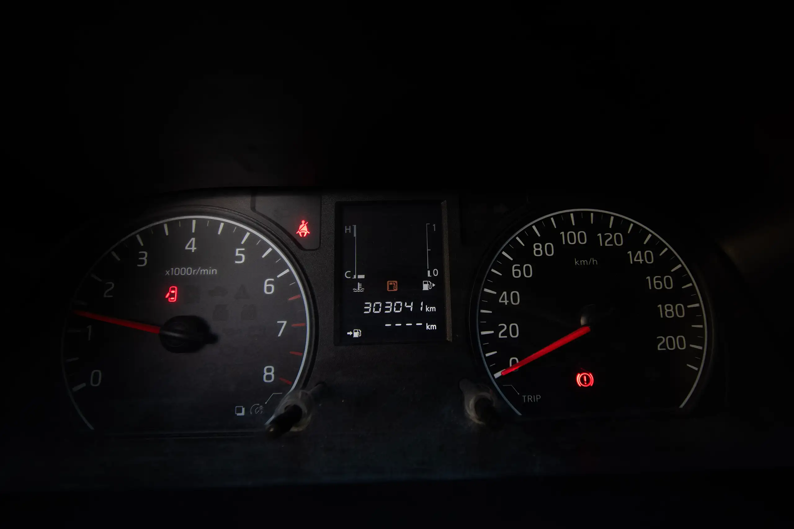 Used 2016 Nissan Urvan Standard Roof White – Odometer / Mileage Reading View at First Choice Cars Sharjah