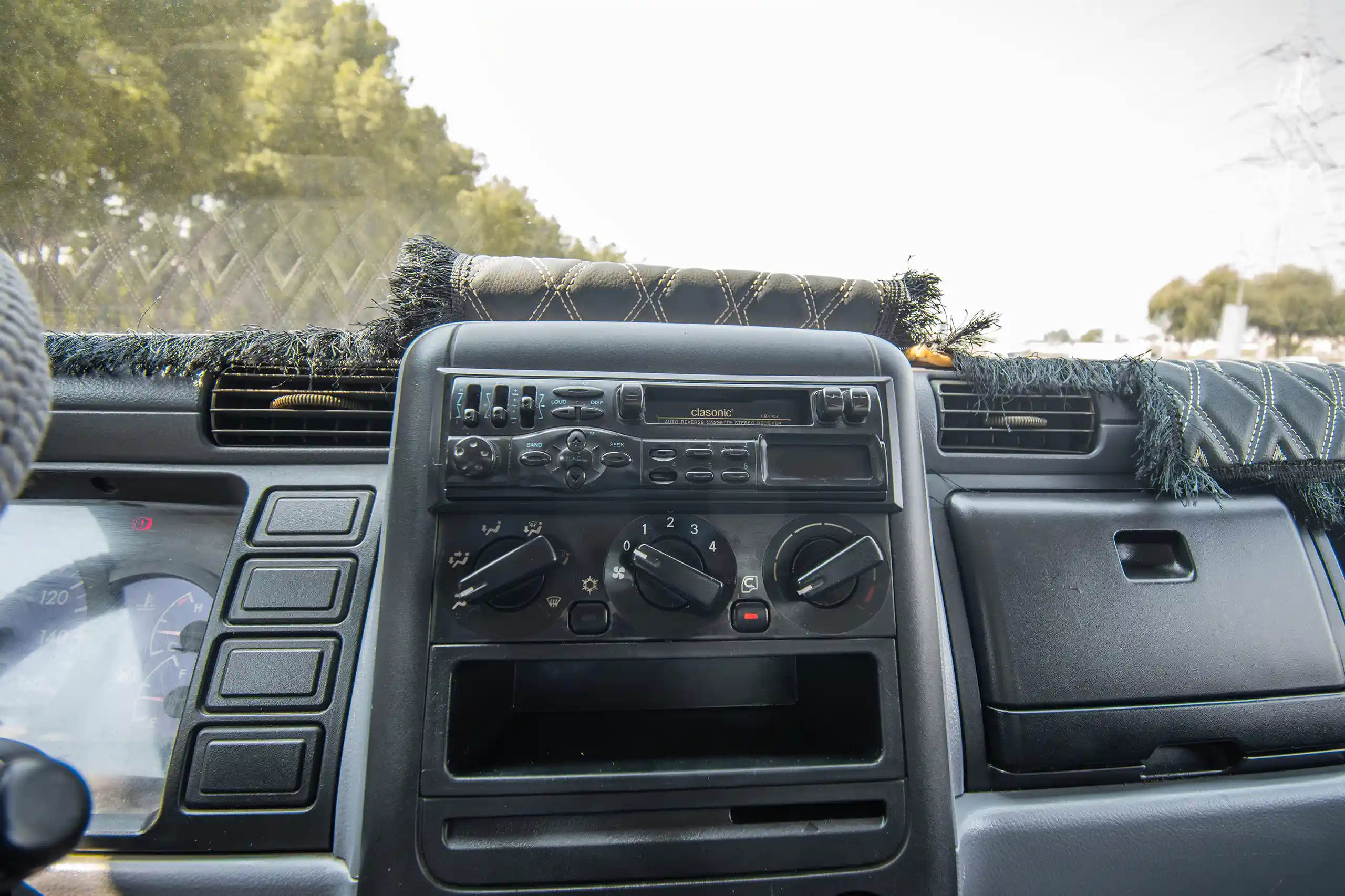 Used 2008 Mitsubishi Canter Box White – Infotainment / Touchscreen System at First Choice Cars Sharjah