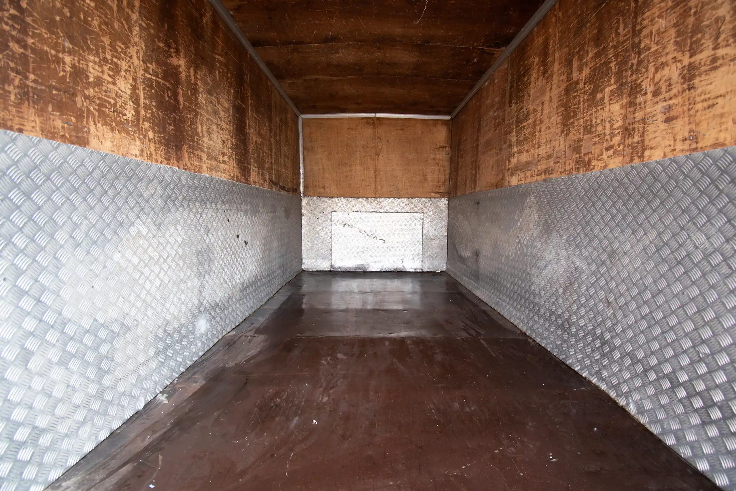 Used 2008 Mitsubishi Canter Cargo Box in White – Delivery Box Rear Opening View for Sale at First Choice Cars Dubai Sharjah