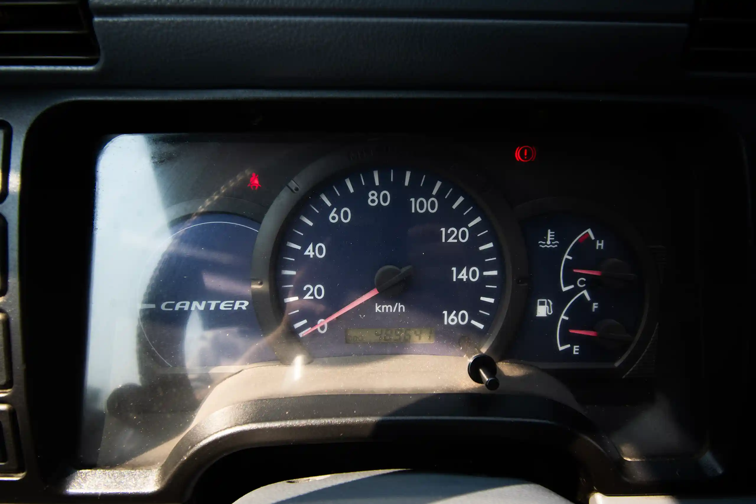 Used 2008 Mitsubishi Canter Cargo Box in White – Odometer / Mileage Reading View for Sale at First Choice Cars Dubai Sharjah