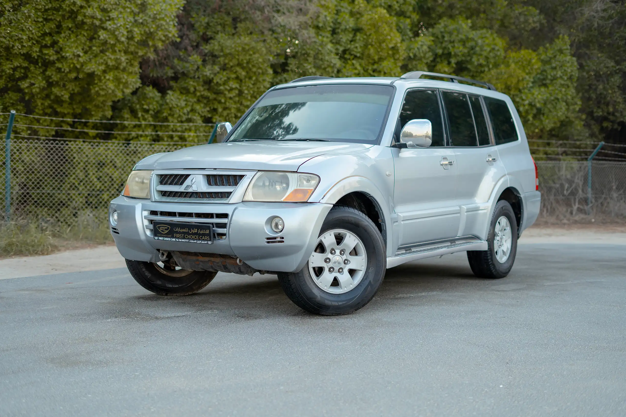 Used 2005 Mitsubishi Pajero GLS Midline in Silver – Left Front Diagonal (45°) View