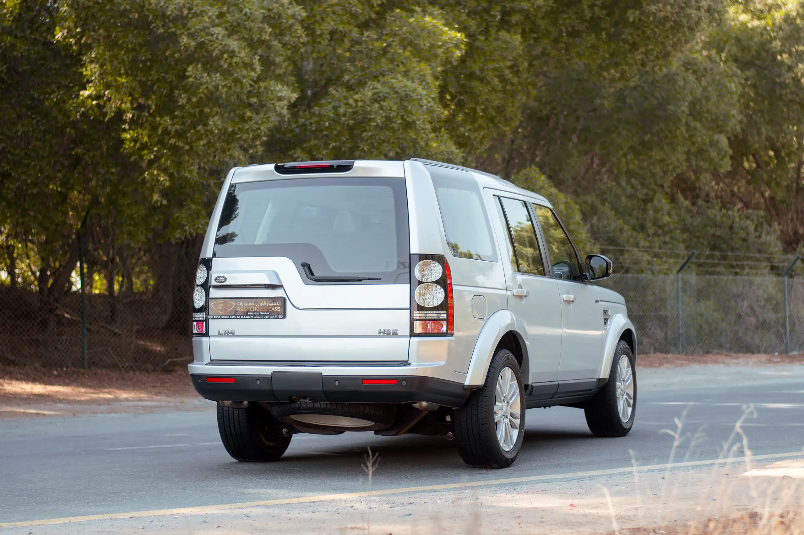 Used 2016 Land Rover LR4 HSE Silver – Right Back Diagonal (45°) View at First Choice Cars Sharjah