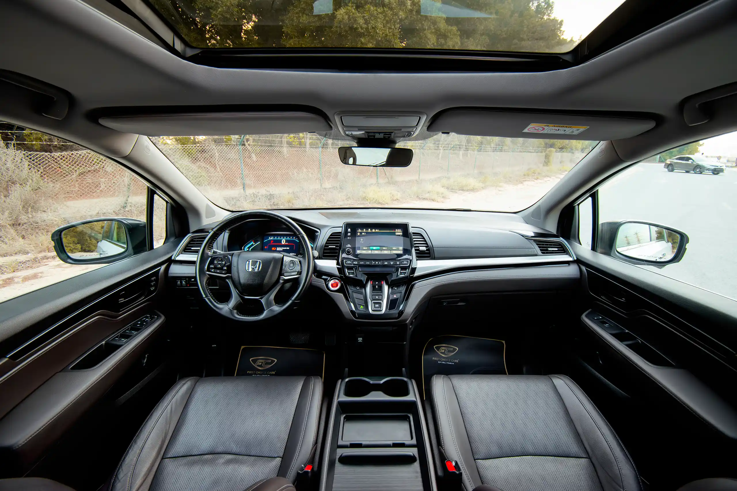 Used 2021 Honda Odyssey EX White – Front Cabin / Dashboard Full View at First Choice Cars Sharjah