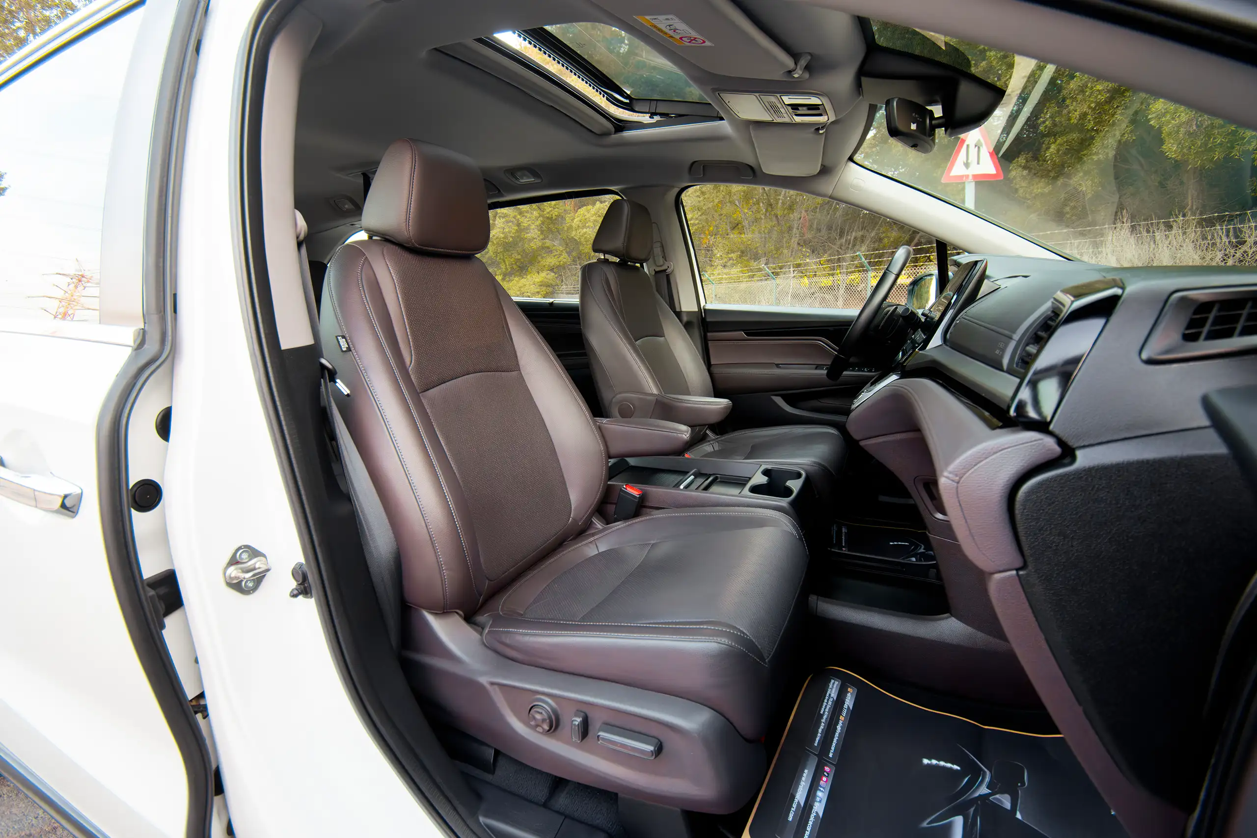 Used 2021 Honda Odyssey EX White – Front Passenger Side Cabin View at First Choice Cars Sharjah