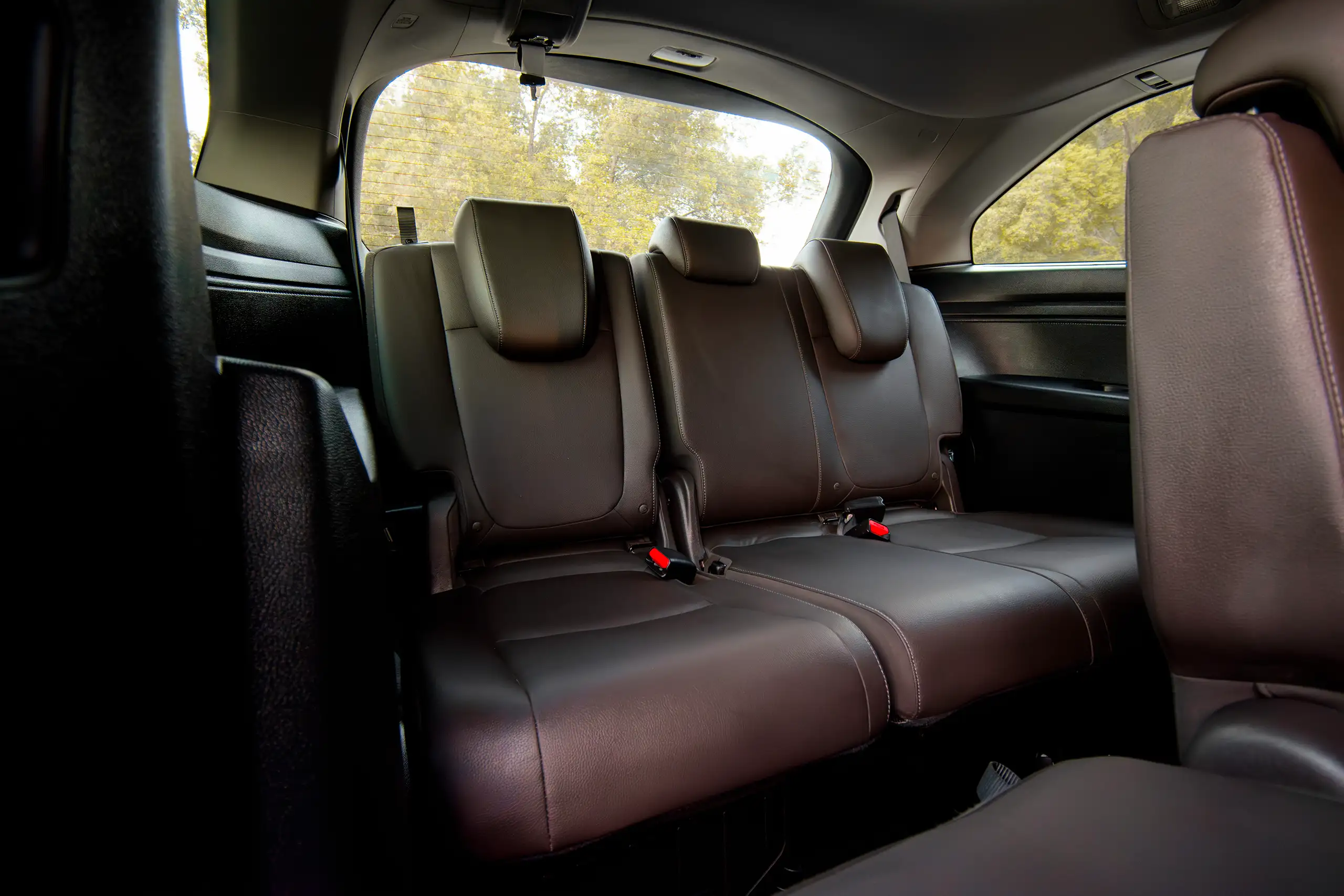 Used 2021 Honda Odyssey EX White – Third Row Right Seat View at First Choice Cars Sharjah