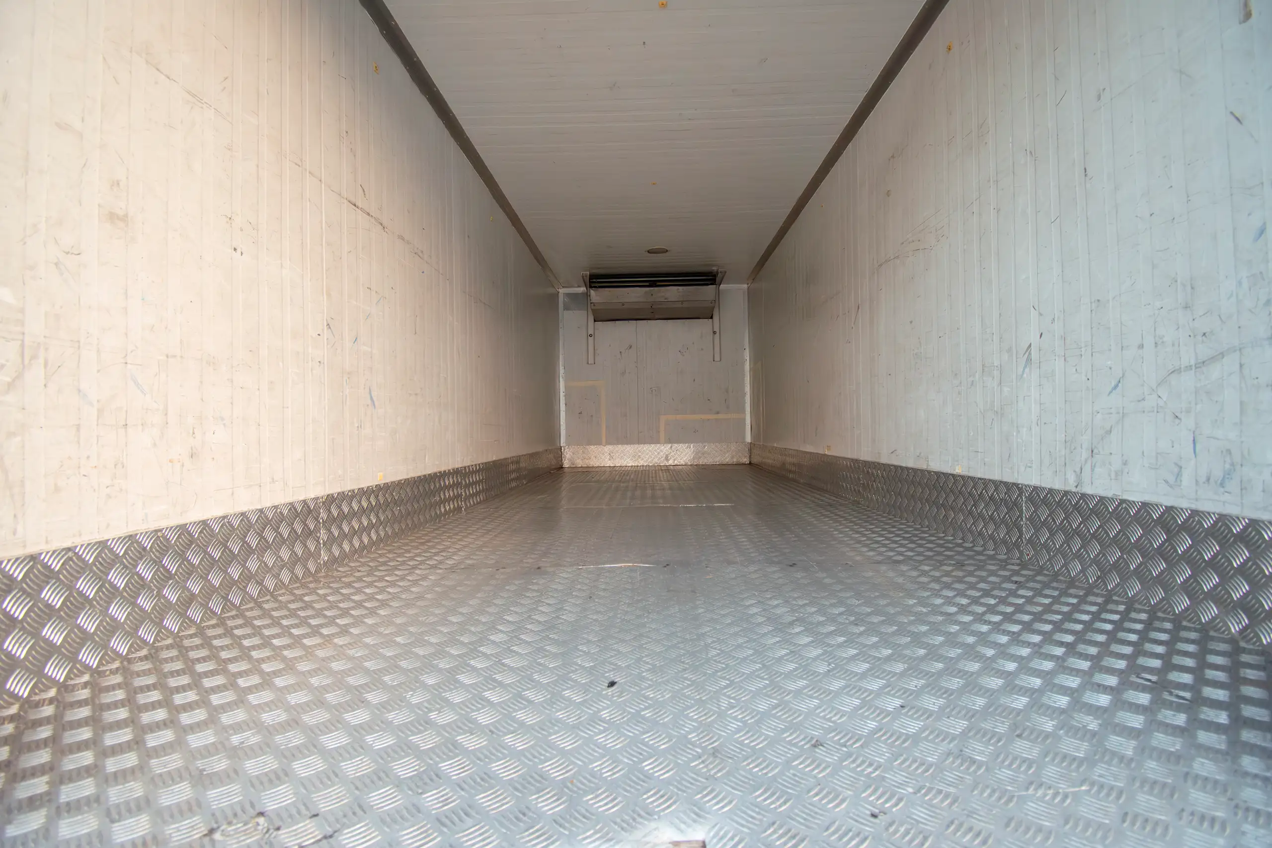 Used 2016 Isuzu NPR Freezer Box White – Freezer Box Rear Opening View at First Choice Cars Sharjah