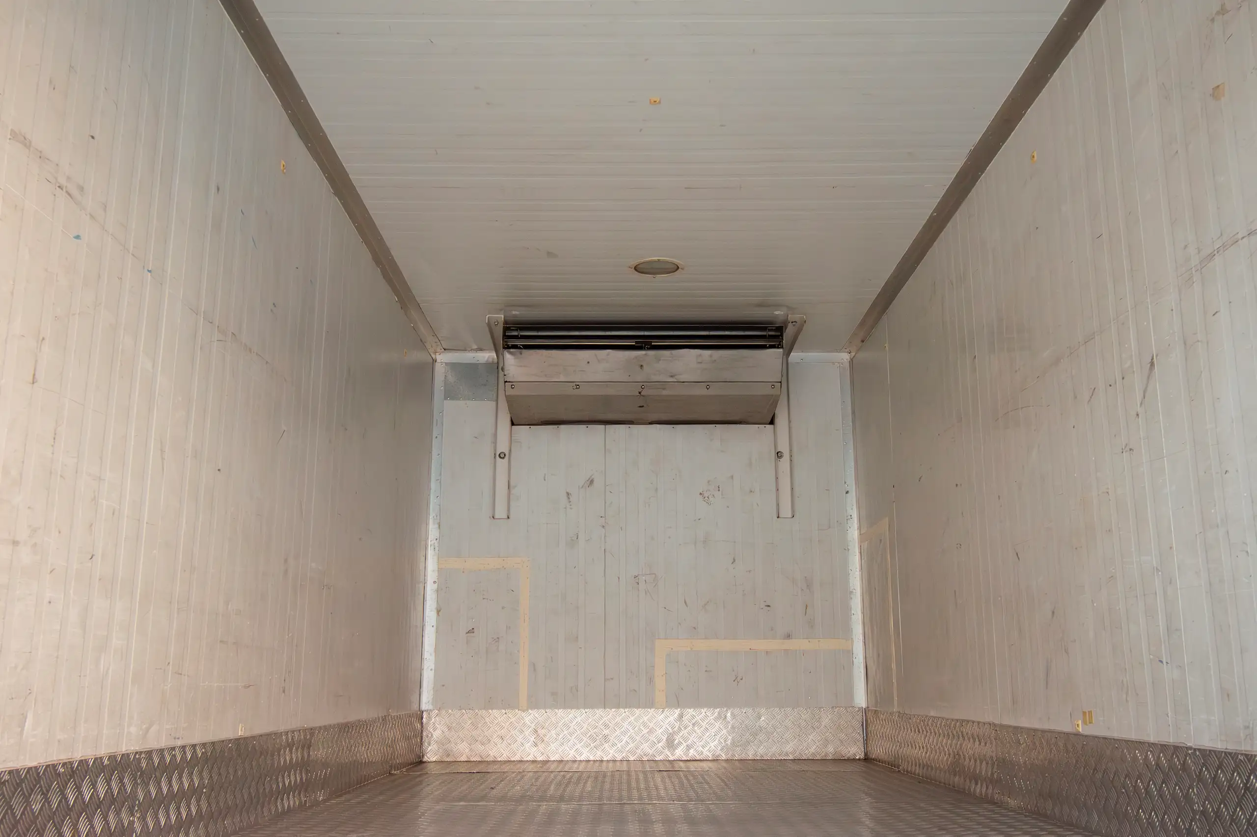 Used 2016 Isuzu NPR Freezer Box White – Freezer Cooling Unit View at First Choice Cars Sharjah