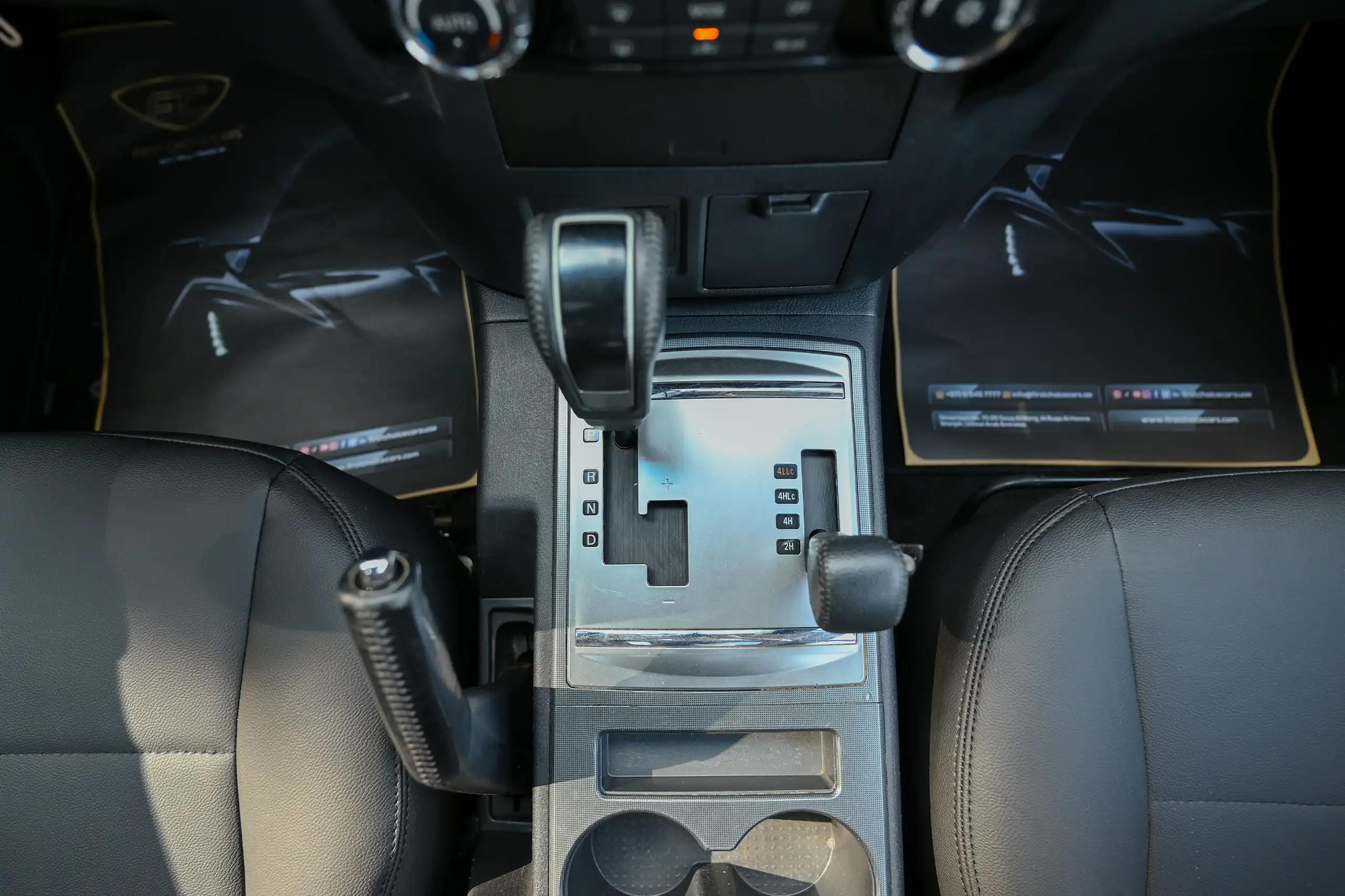 Used 2022 Mitsubishi PAJERO GLS White – Center Console & Gear Shifter at First Choice Cars Sharjah