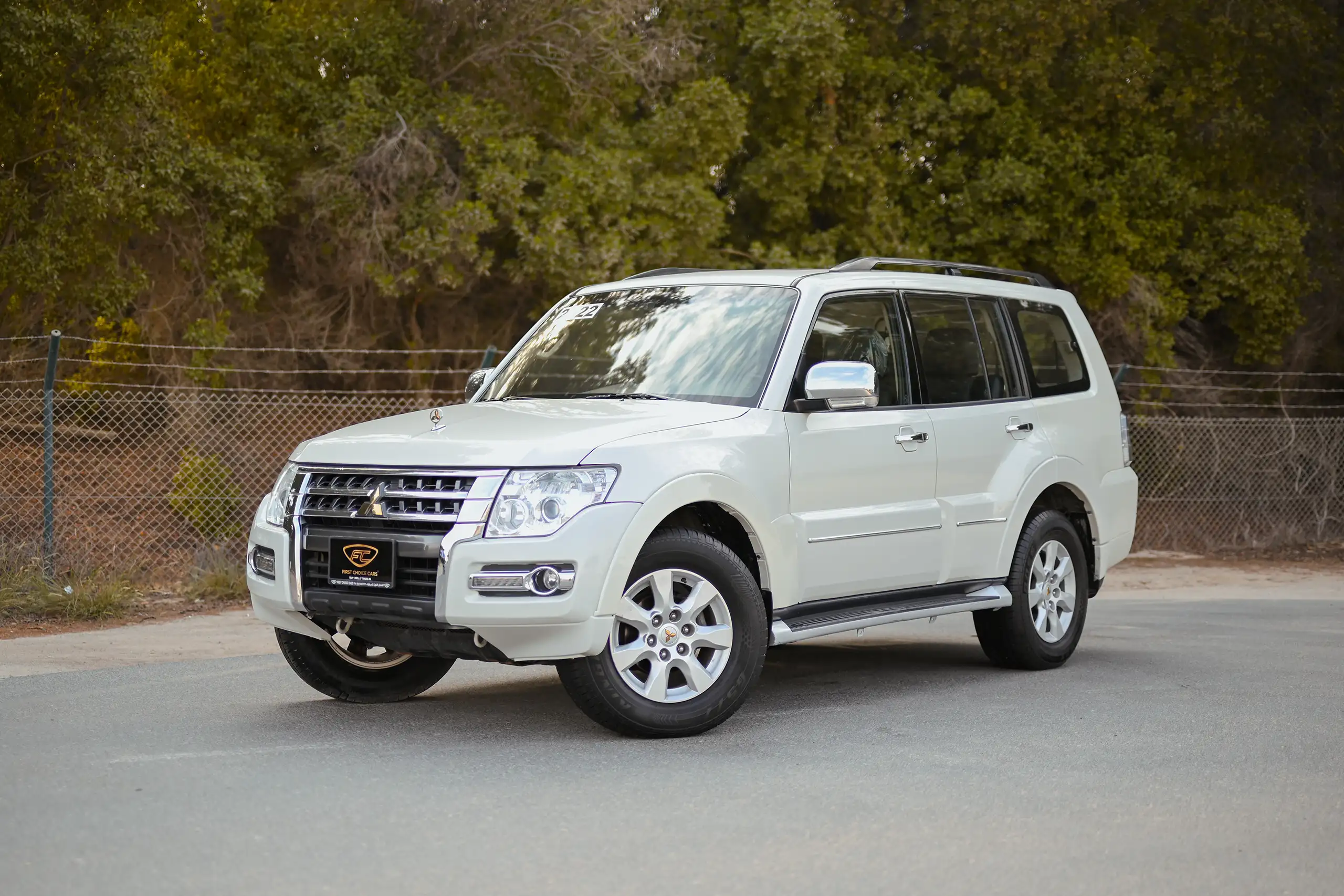 Used 2022 Mitsubishi Pajero GLS Midline in White – Left Front Diagonal (45°) View