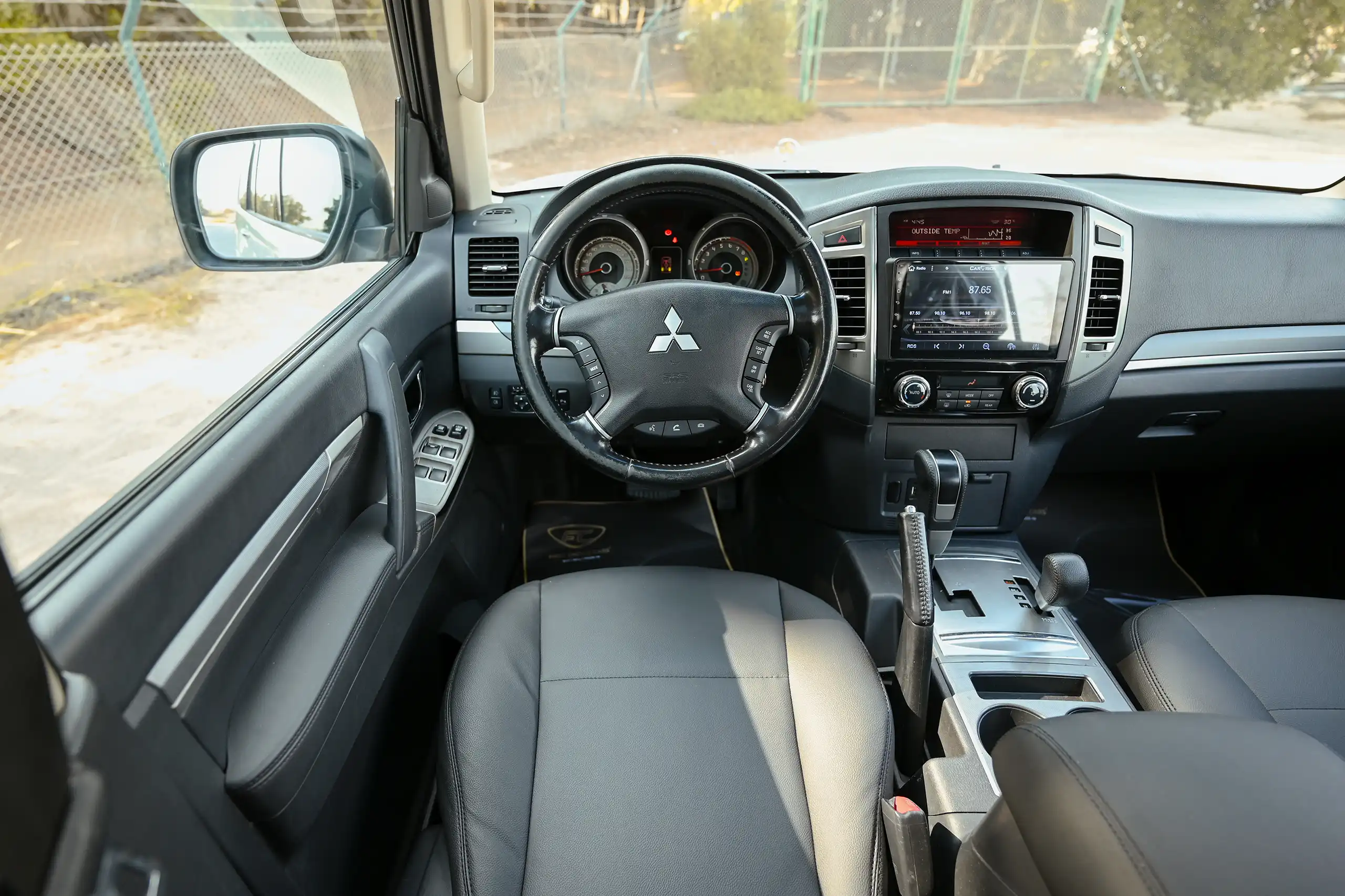 Used 2022 Mitsubishi Pajero GLS Midline in White – Steering Wheel & Instrument Cluster
