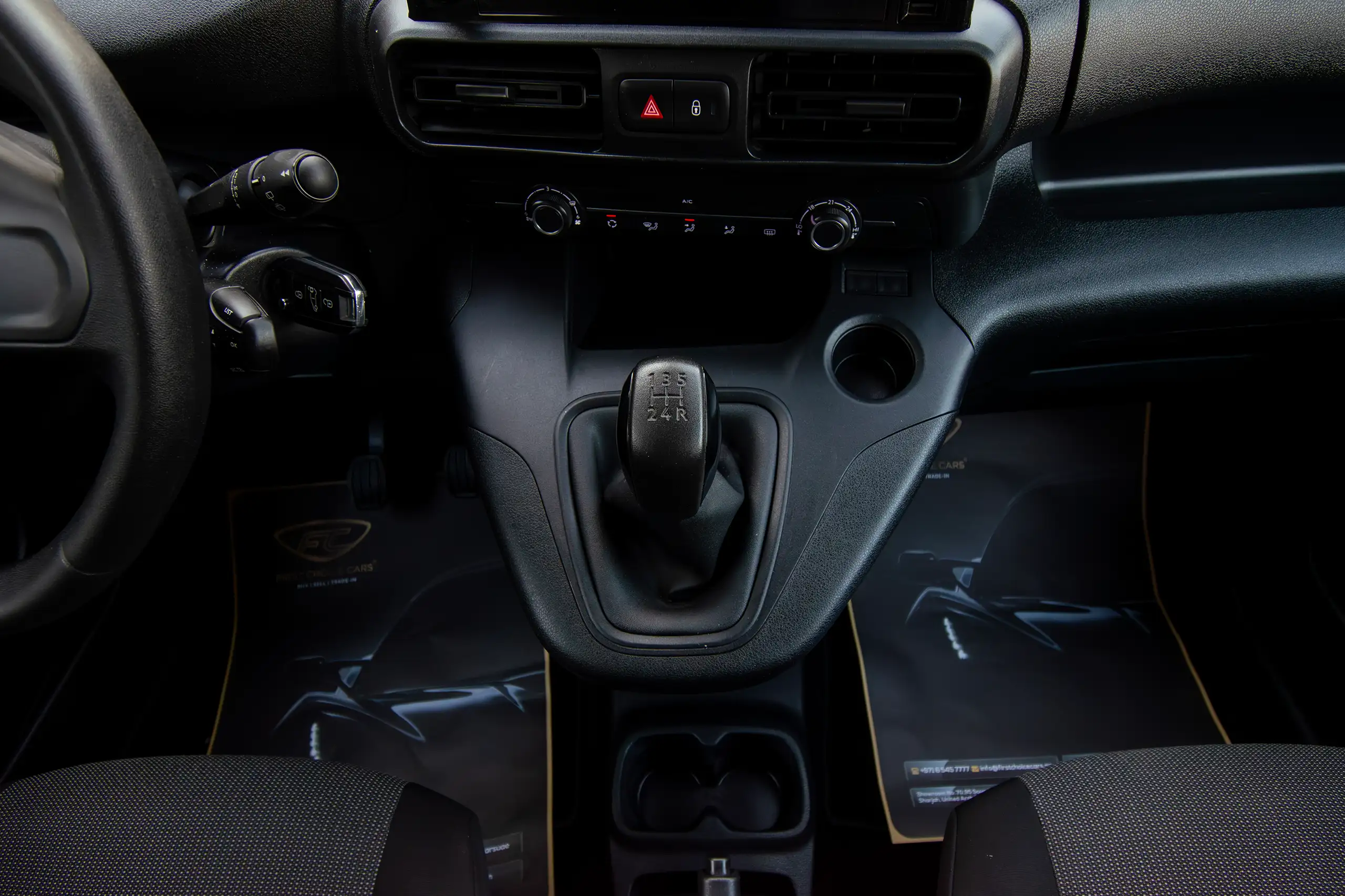 Used 2023 Peugeot Rifter Long White – Center Console & Gear Shifter at First Choice Cars Sharjah