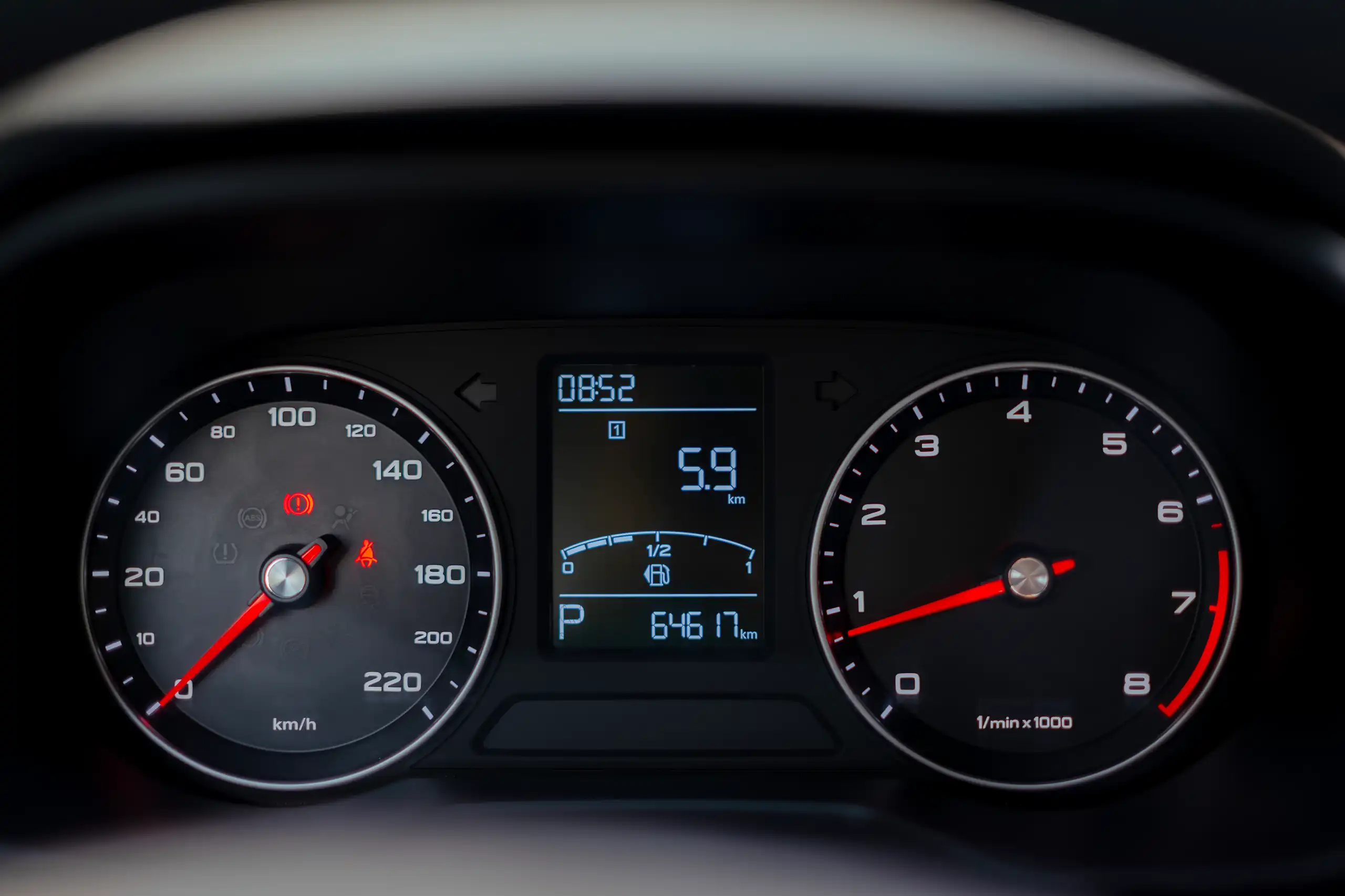 Used 2023 MG 5 Comfort White – Odometer / Mileage Reading View at First Choice Cars Sharjah