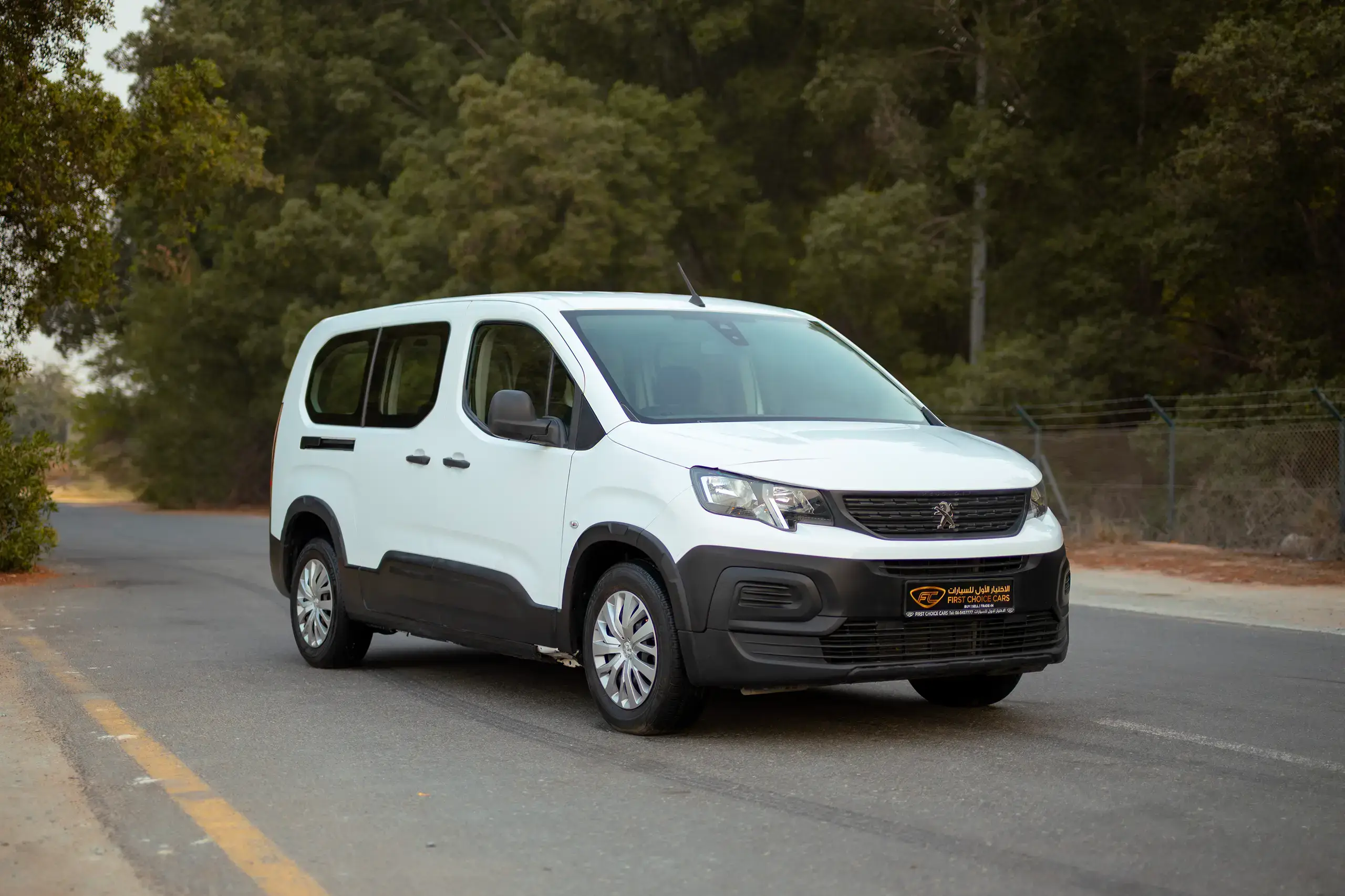 Used 2022 Peugeot Rifter Long White – Right Front Diagonal (45°) View at First Choice Cars Sharjah