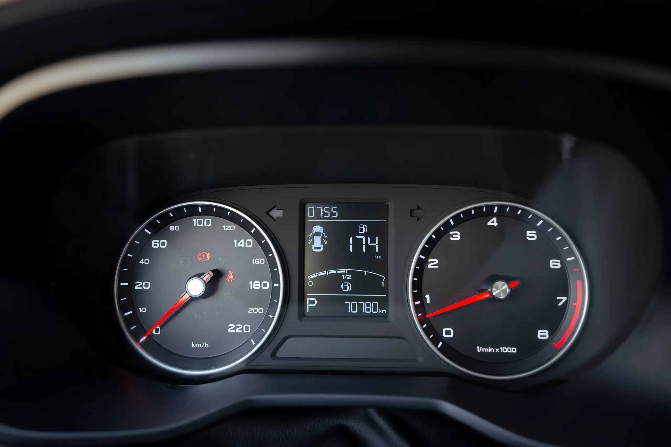 Used 2022 MG 5 Comfort White – Odometer / Mileage Reading View at First Choice Cars Sharjah