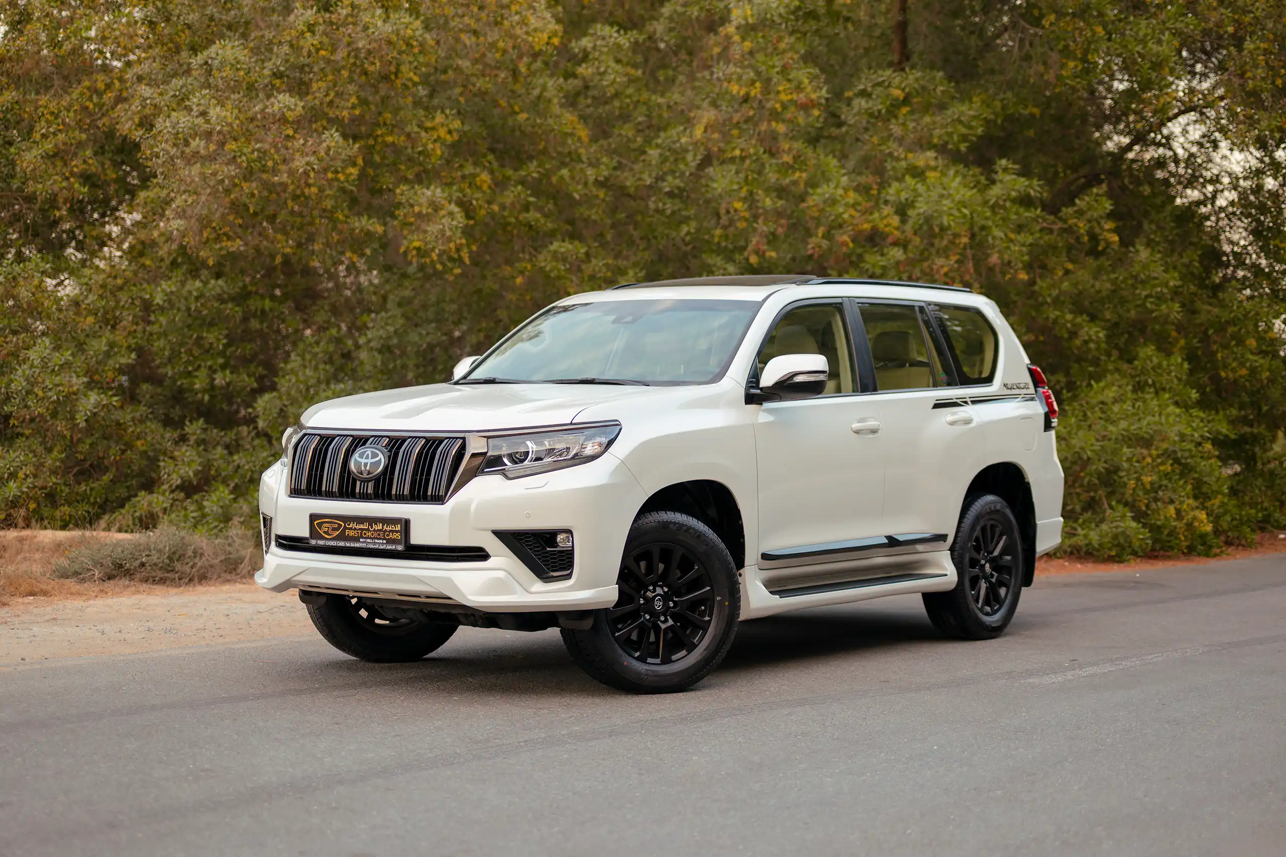 Used 2022 Toyota Prado VXR White – Left Front Diagonal (45°) View at First Choice Cars Sharjah