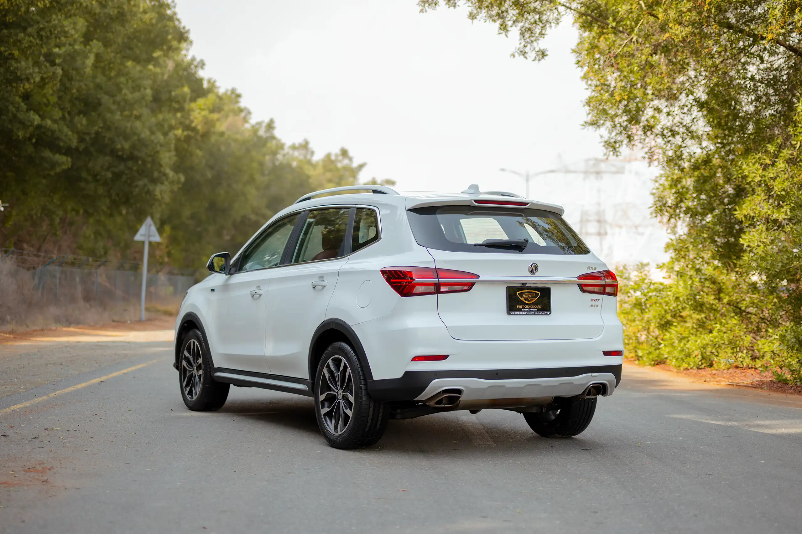 Used 2023 MG RX5 Luxury White – Left Back Diagonal (45°) View at First Choice Cars Sharjah