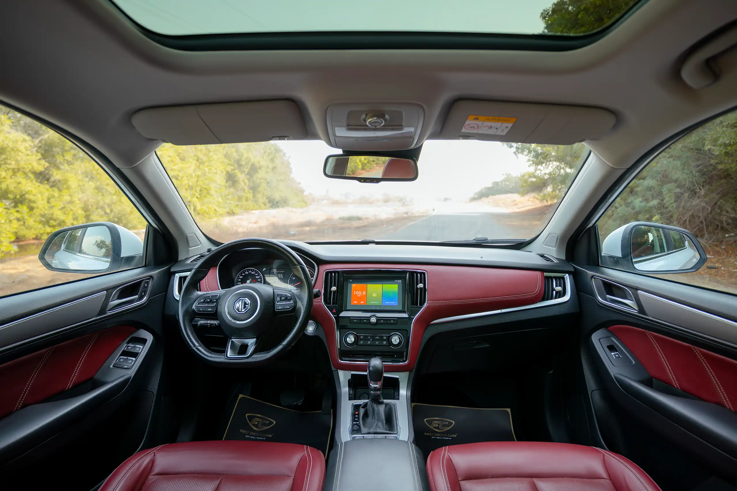 Used 2023 MG RX5 Luxury White – Front Cabin / Dashboard Full View at First Choice Cars Sharjah