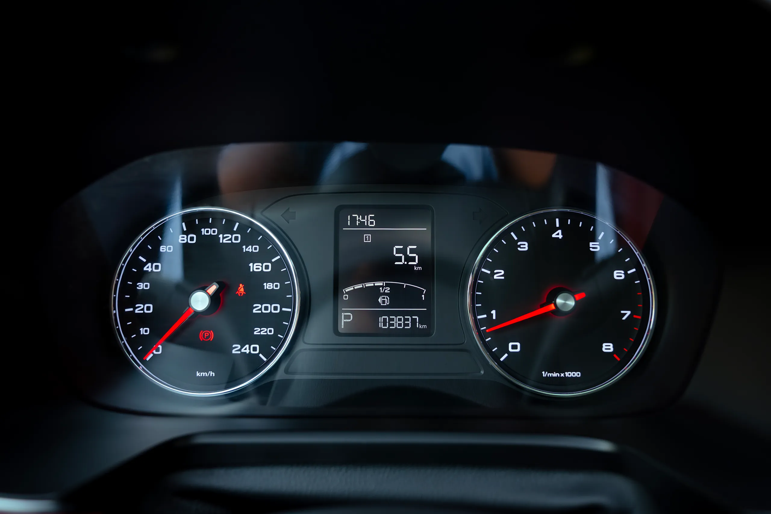 Used 2023 MG RX5 Luxury White – Odometer / Mileage Reading View at First Choice Cars Sharjah