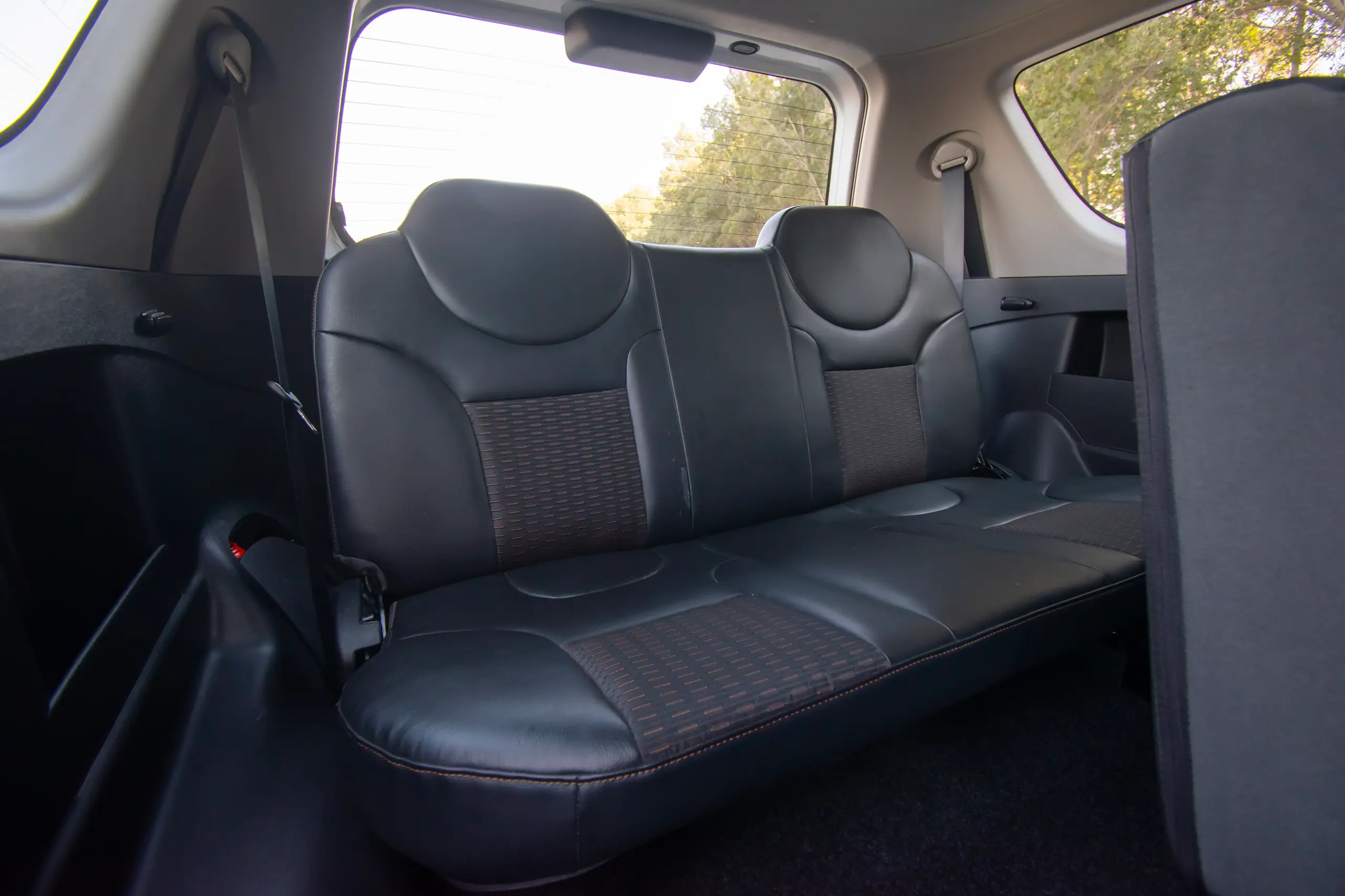 Used 2020 CMC Z7 Standard White – Third Row Right Seat View at First Choice Cars Sharjah