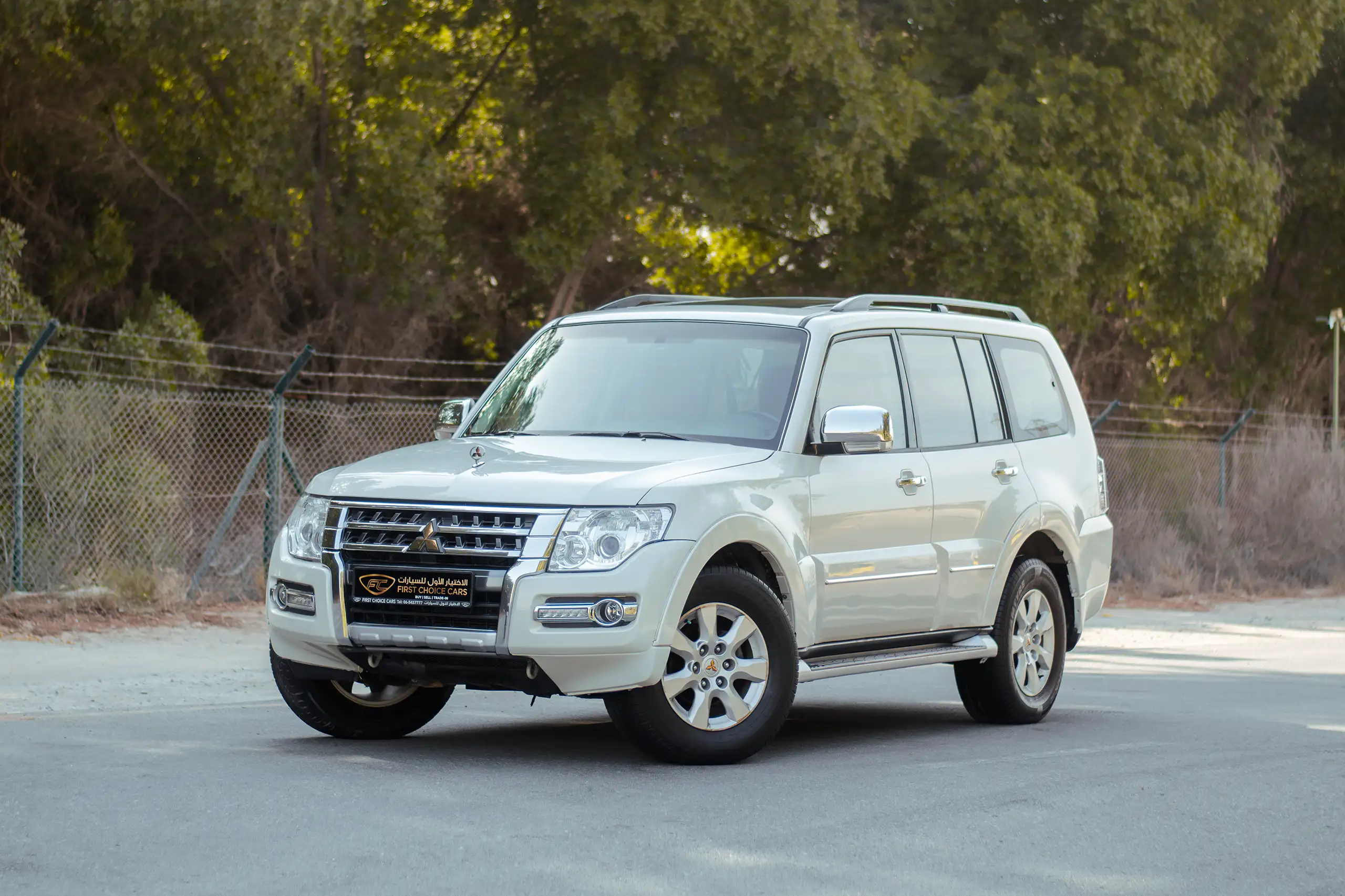 Used 2022 Mitsubishi Pajero GLS Midline in White – Left Front Diagonal (45°) View