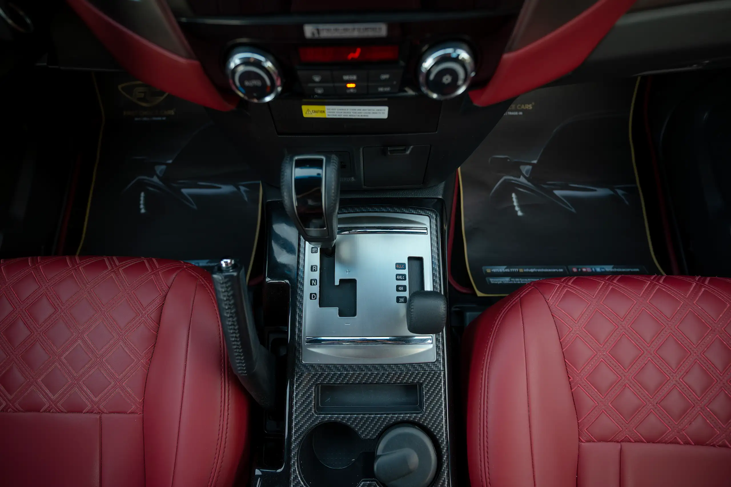 Used 2020 Mitsubishi Pajero Signature Edition White – Center Console & Gear Shifter at First Choice Cars Sharjah