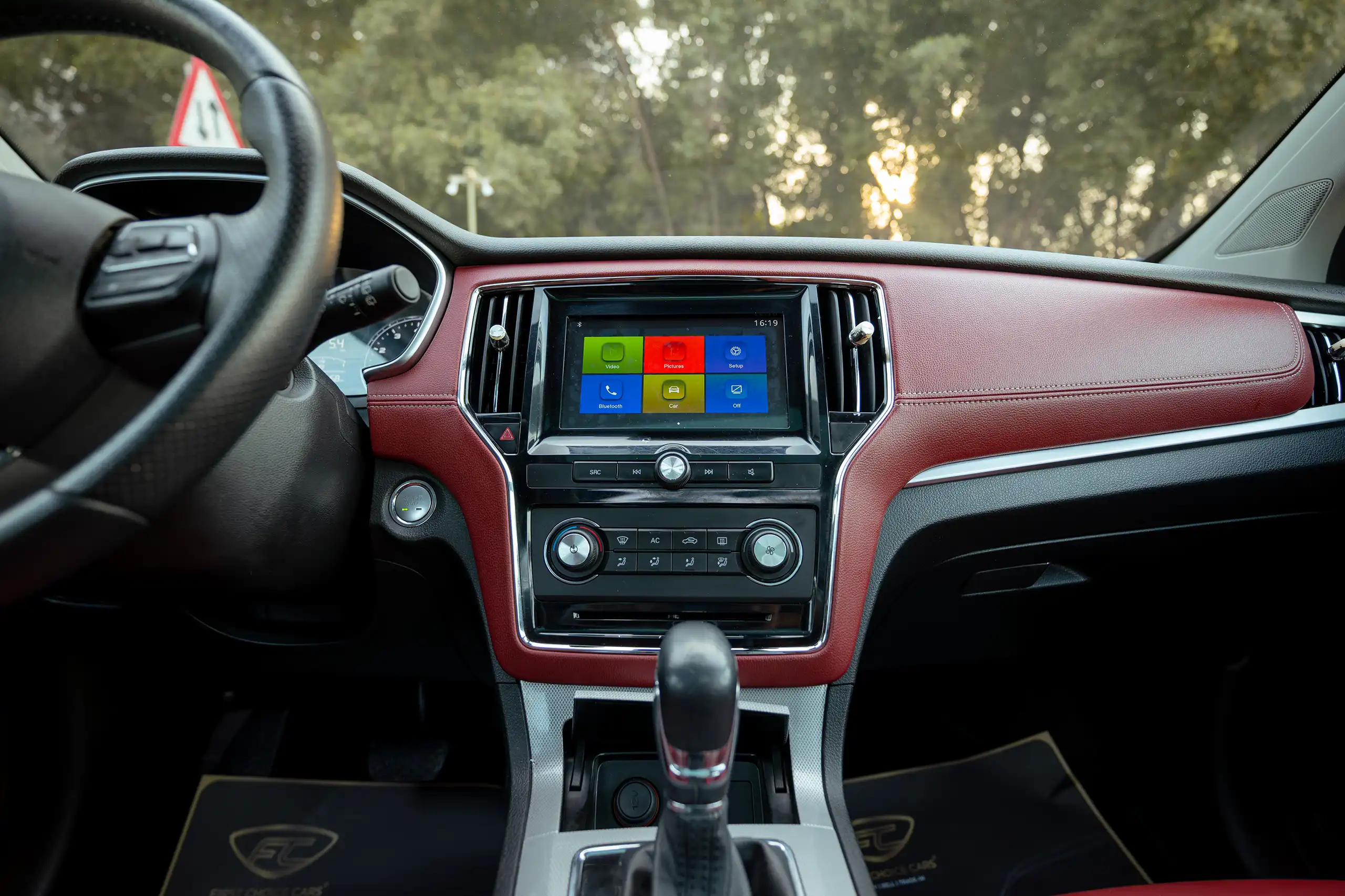 Used 2022 MG RX5 Luxury Silver – Infotainment / Touchscreen System at First Choice Cars Sharjah