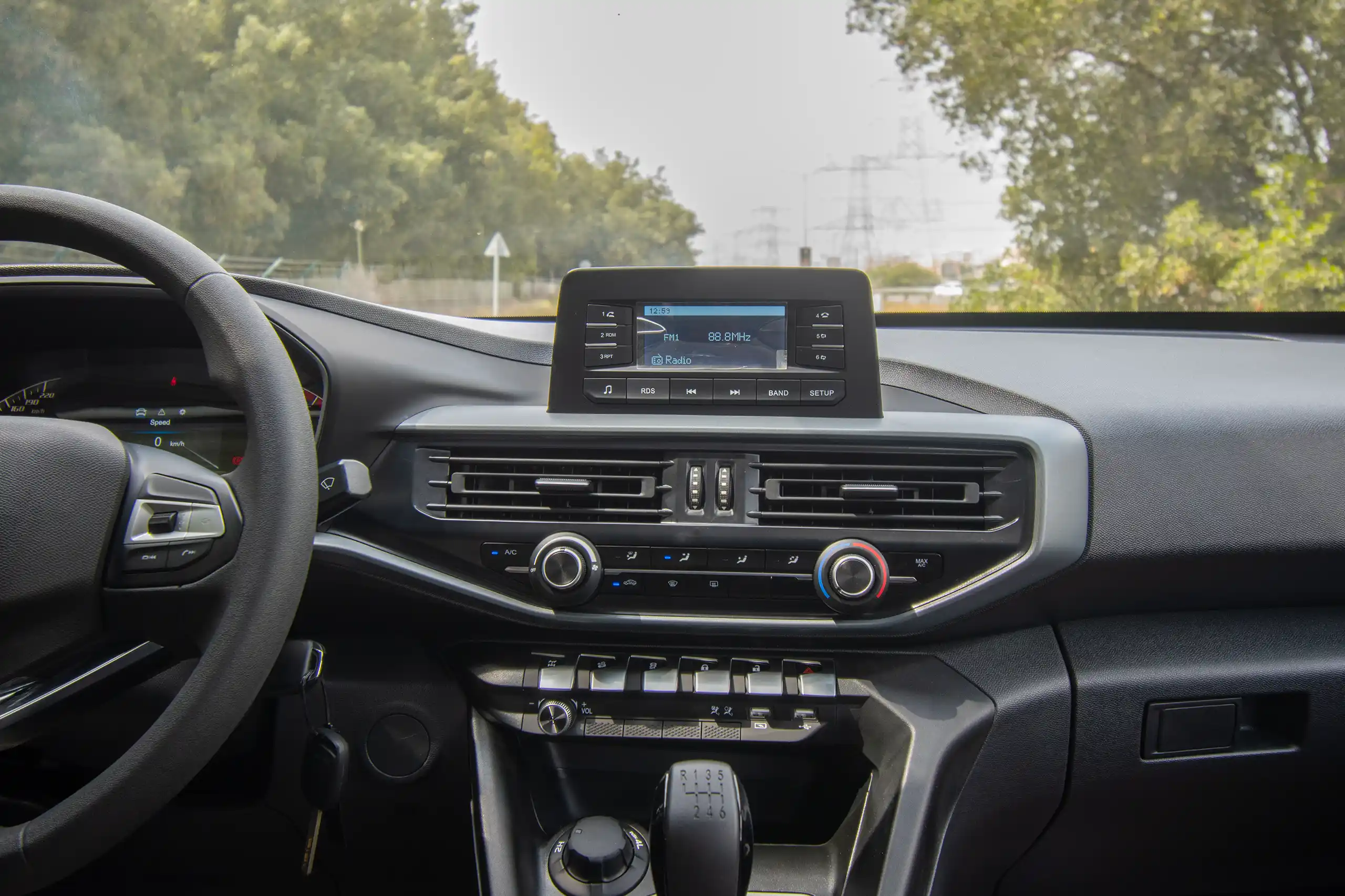 Used 2023 Peugeot Landtrek Double Cabin White – Infotainment / Touchscreen System at First Choice Cars Sharjah