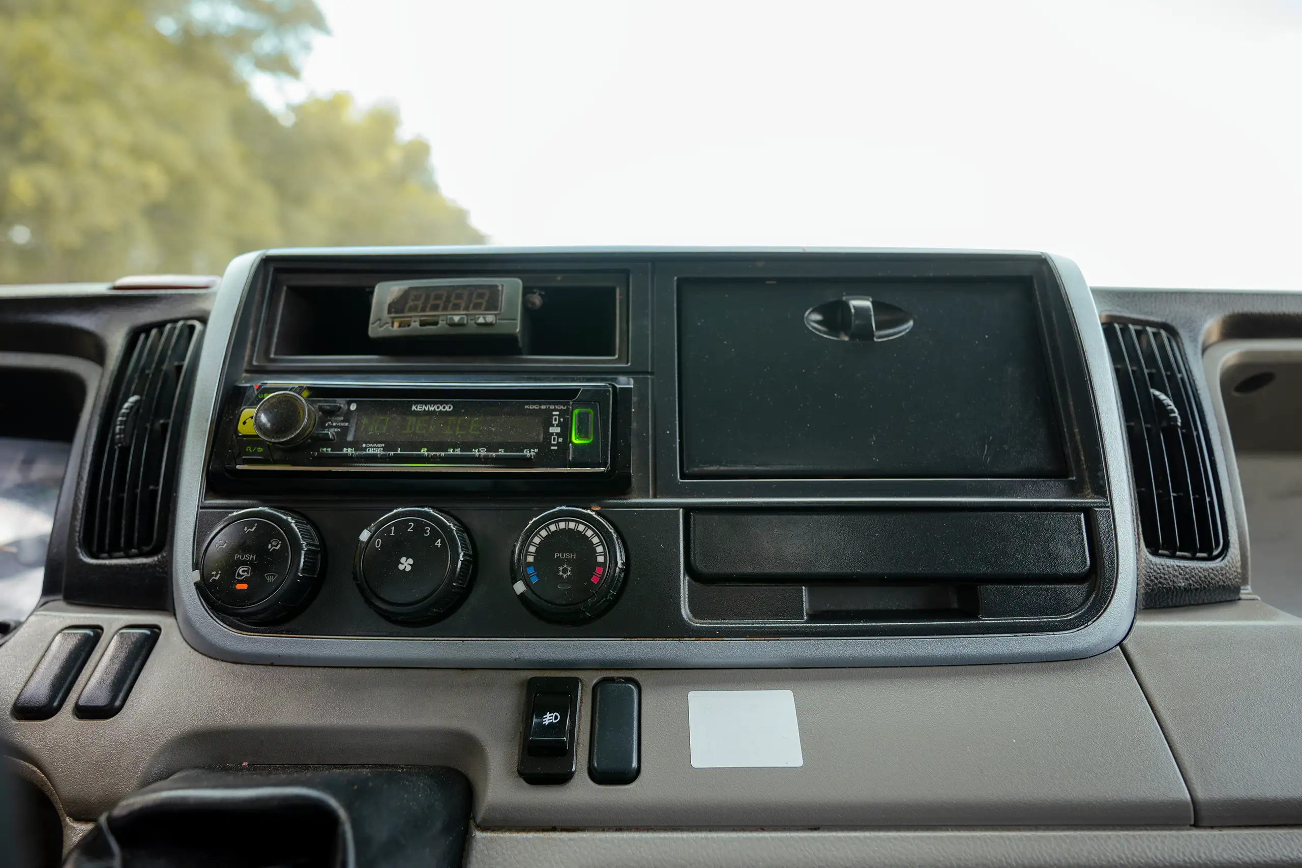 Used 2020 Mitsubishi Canter Chiller Box White – Infotainment / Touchscreen System at First Choice Cars Sharjah