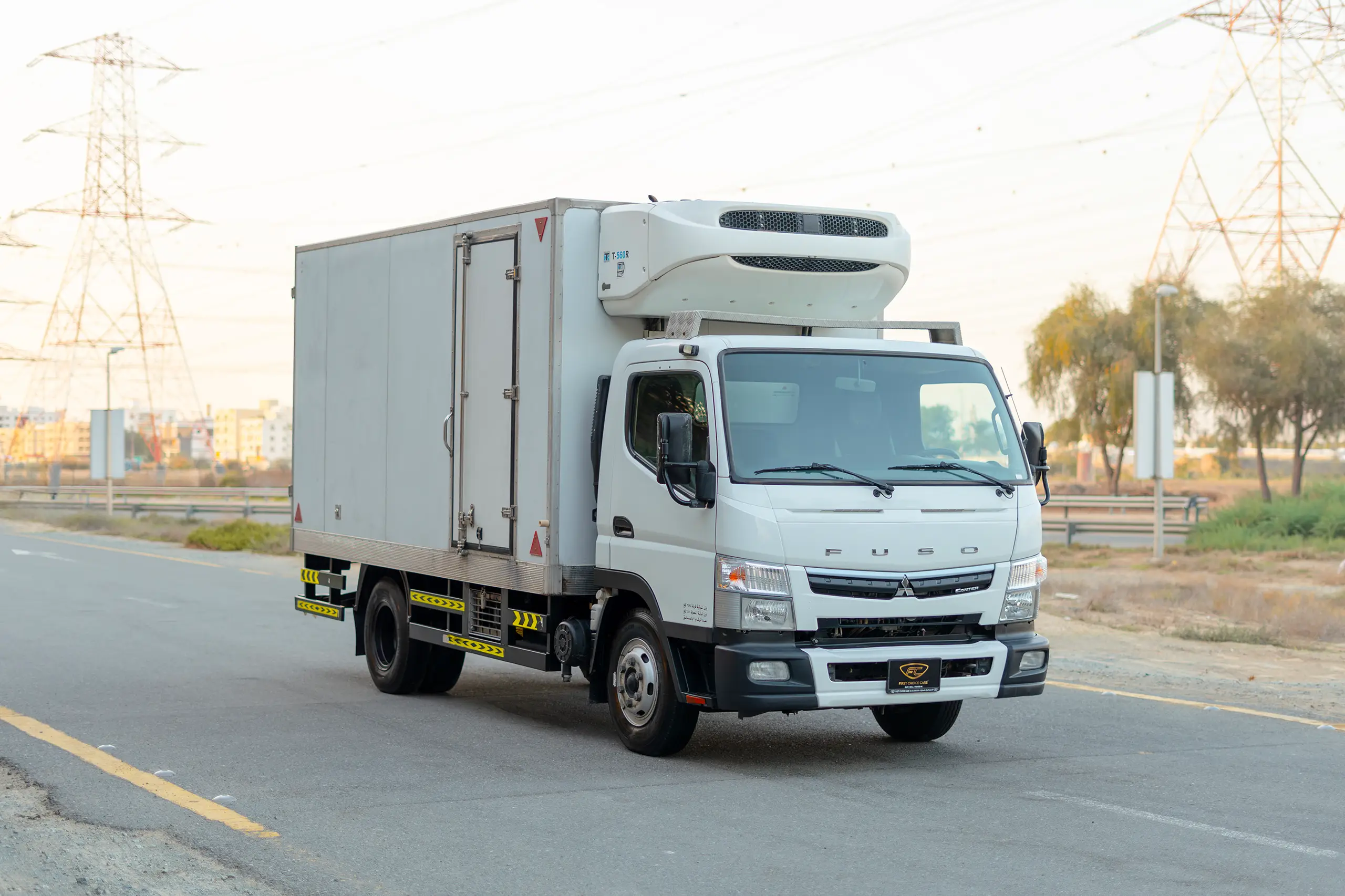 Used 2020 Mitsubishi Canter Chiller Box White – Right Front Diagonal (45°) View at First Choice Cars Sharjah