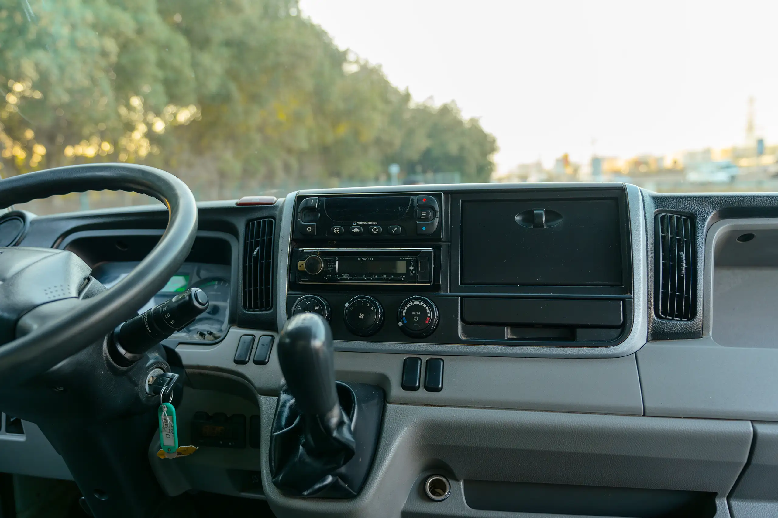 Used 2020 Mitsubishi Canter Chiller Box White – Infotainment / Touchscreen System at First Choice Cars Sharjah