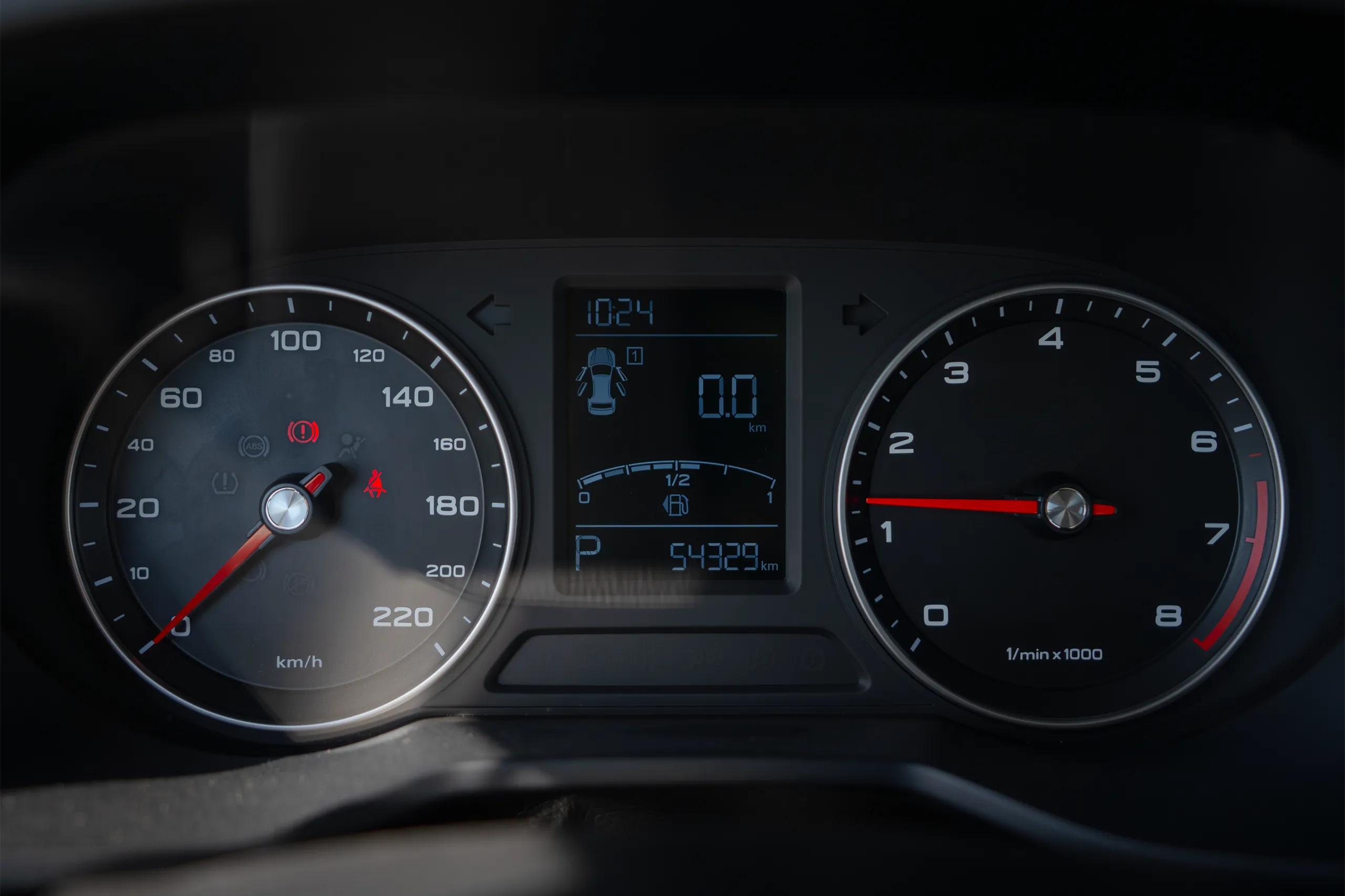 Used 2023 MG 5 Comfort White – Odometer / Mileage Reading View at First Choice Cars Sharjah