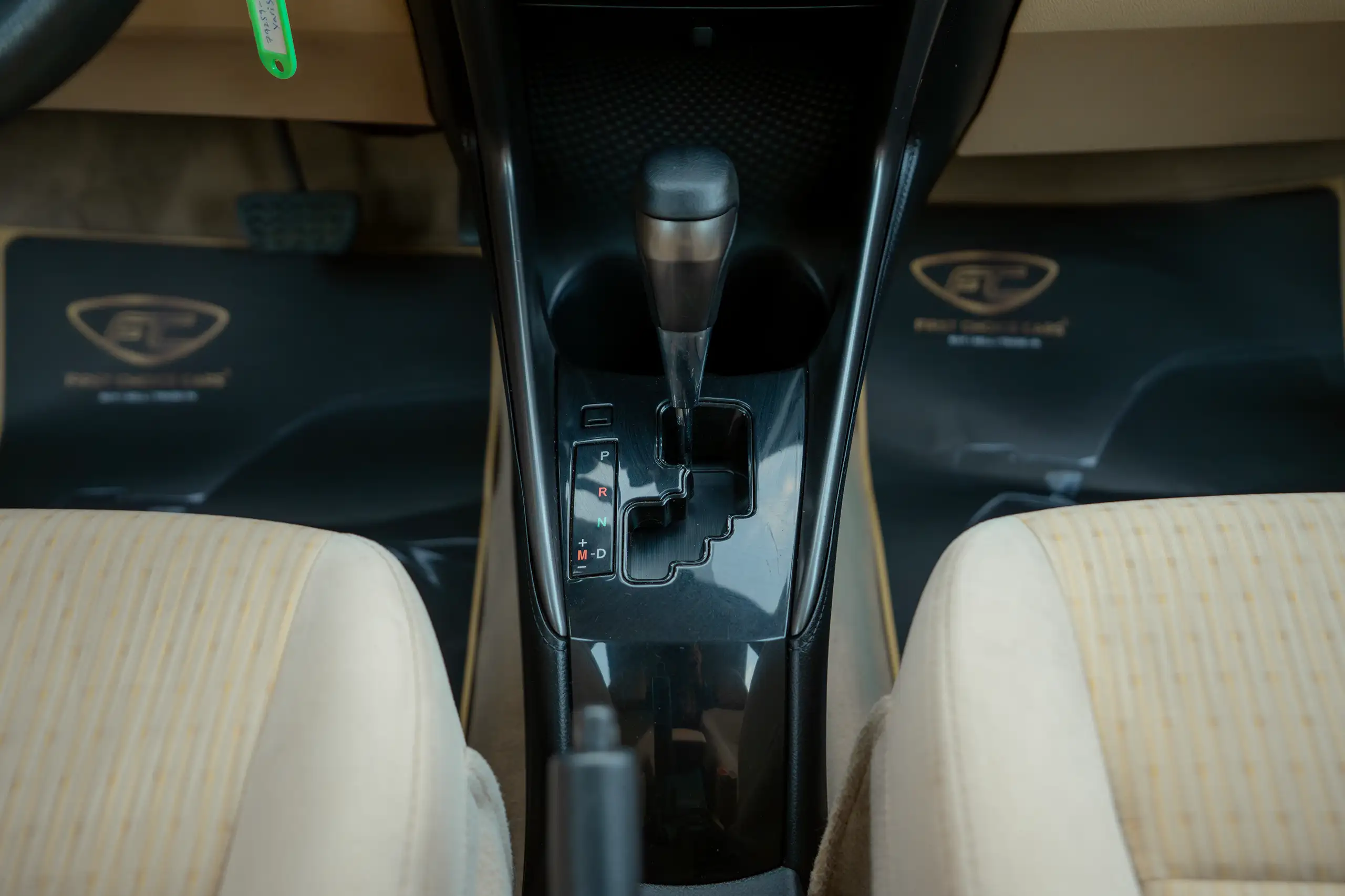 Used 2022 Toyota Yaris E Silver – Center Console & Gear Shifter at First Choice Cars Sharjah