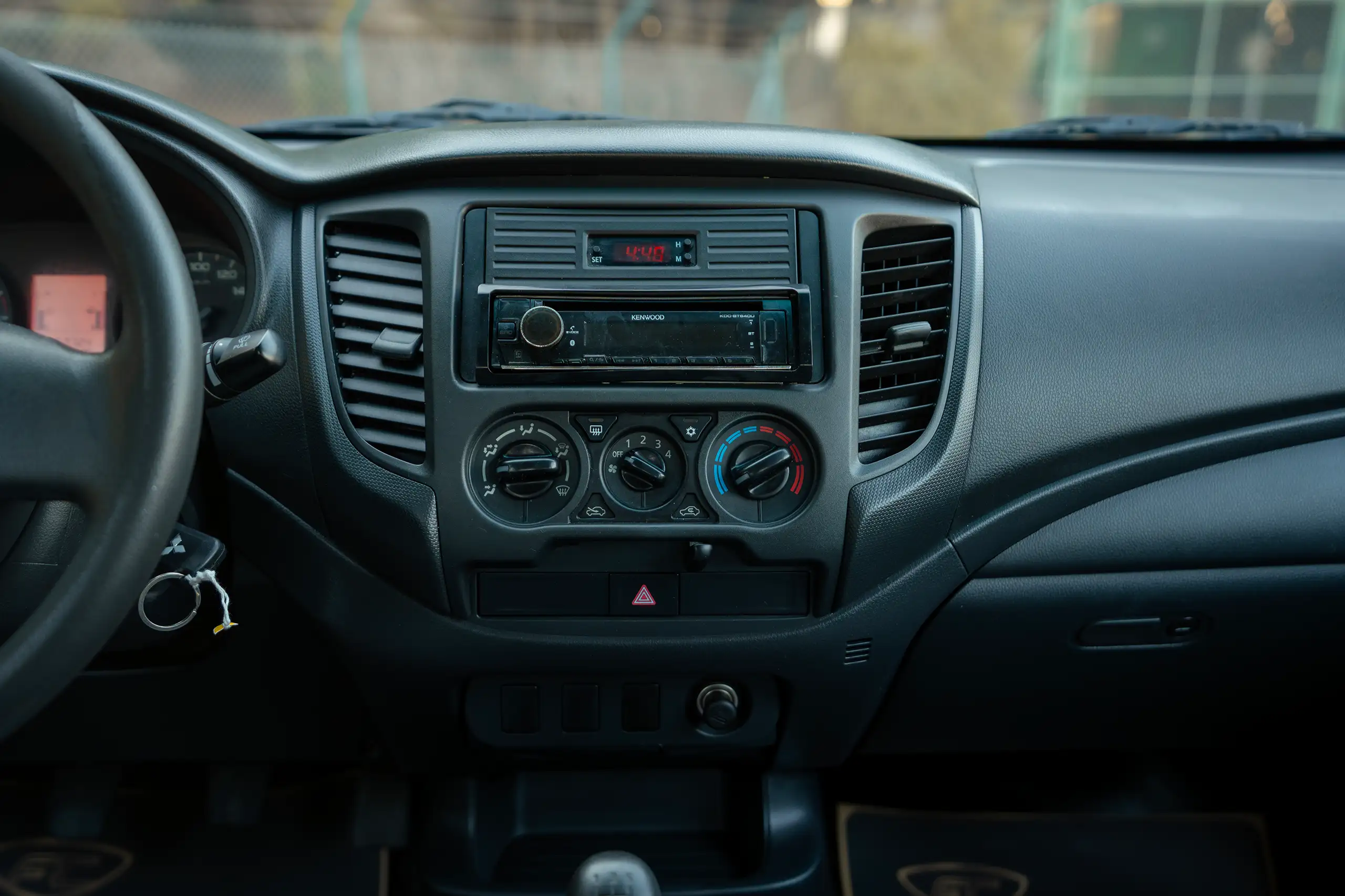 Used 2020 Mitsubishi L200 GL Double Cabin White – Infotainment / Touchscreen System at First Choice Cars Sharjah