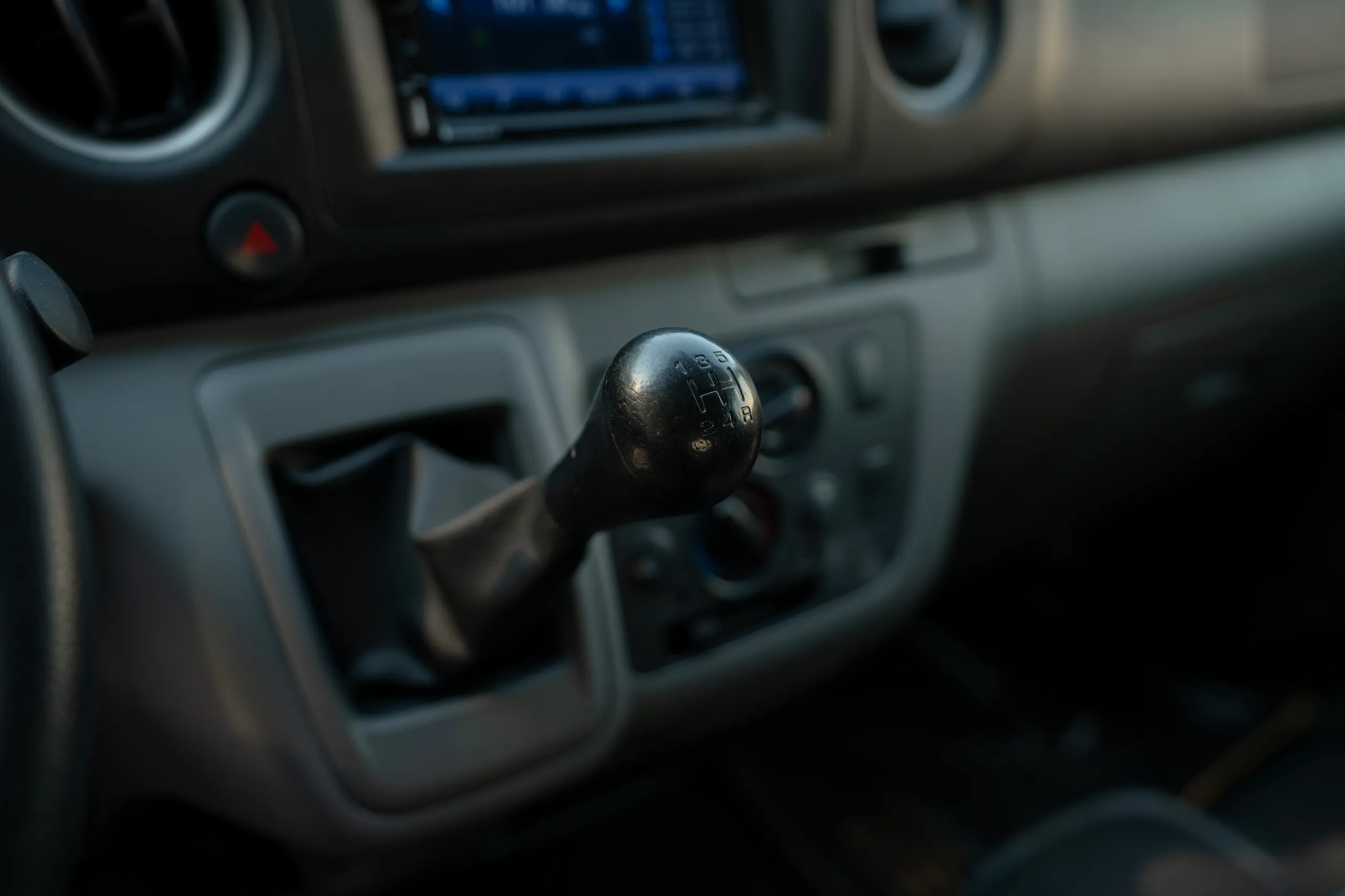 Used 2022 Nissan Urvan High Roof White – Center Console & Gear Shifter at First Choice Cars Sharjah