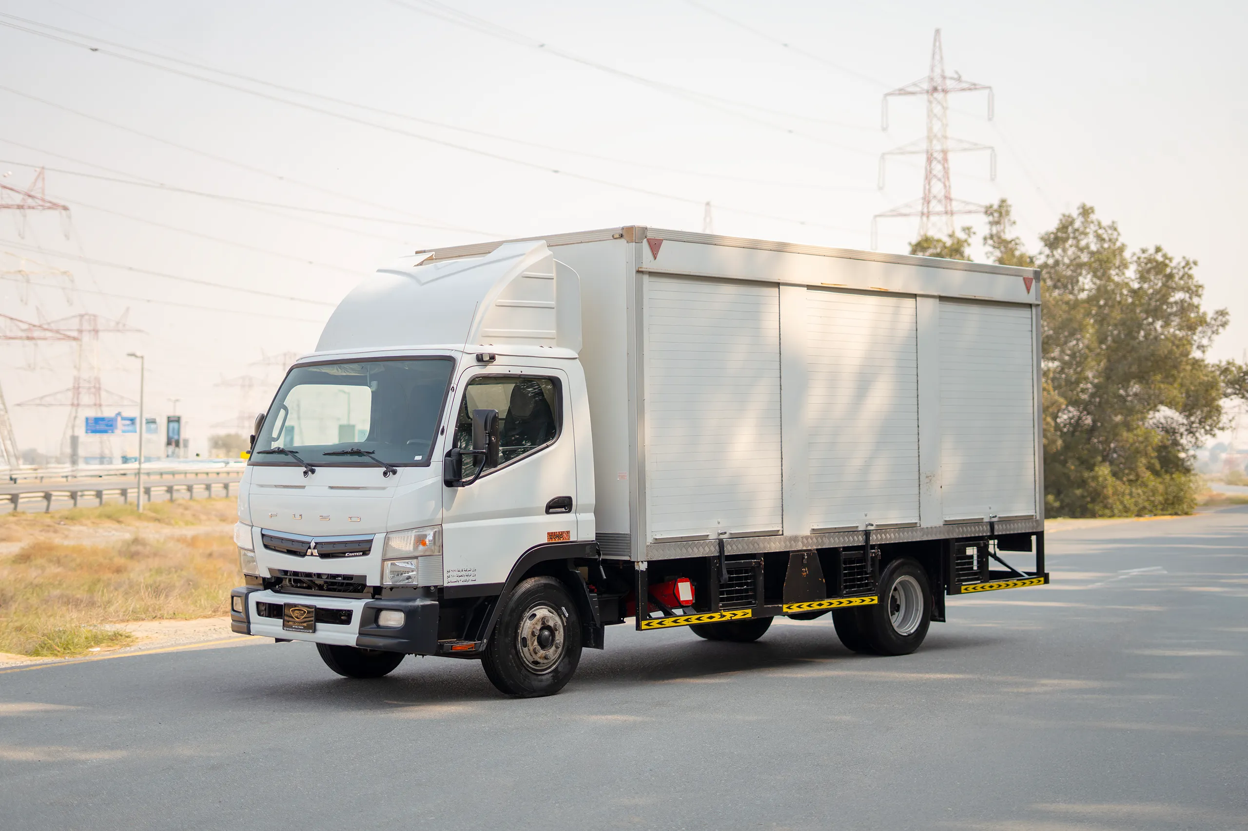 Used 2020 Mitsubishi Canter Chiller Box White – Left Front Diagonal (45°) View at First Choice Cars Sharjah