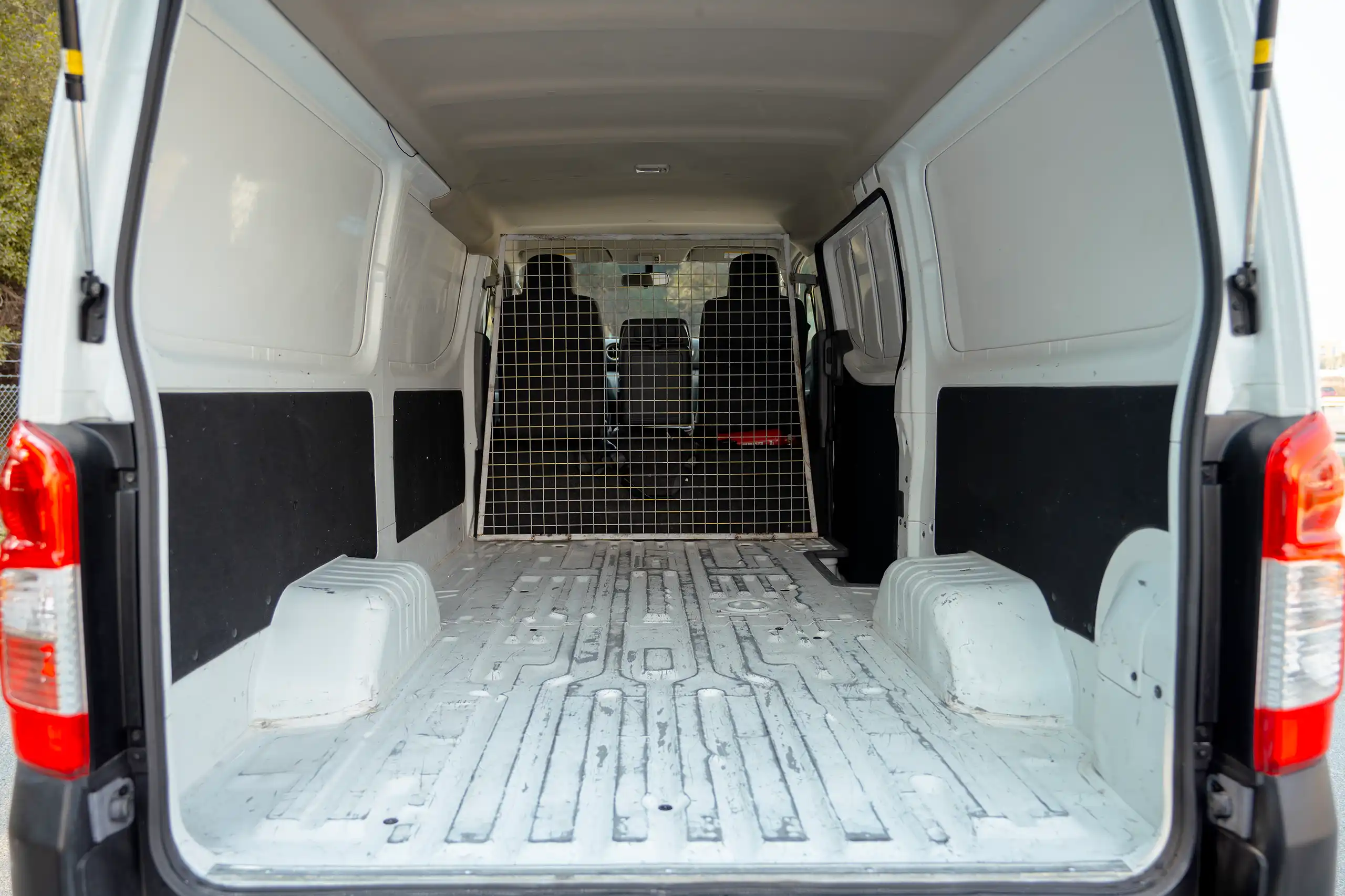 Used 2022 Nissan Urvan Standard Roof White – Delivery Box Rear Opening View at First Choice Cars Sharjah