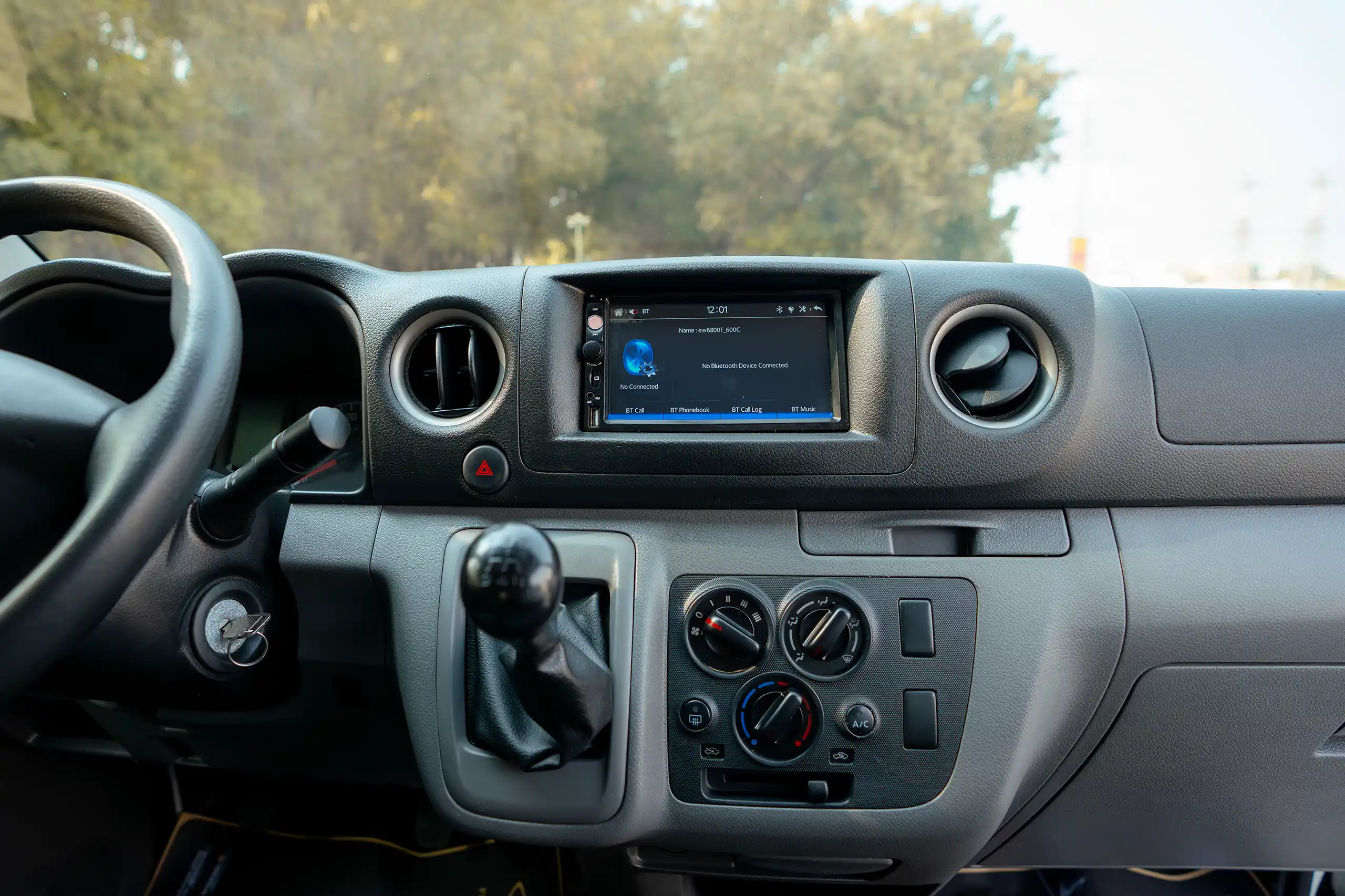 Used 2022 Nissan Urvan Standard Roof White – Infotainment / Touchscreen System at First Choice Cars Sharjah