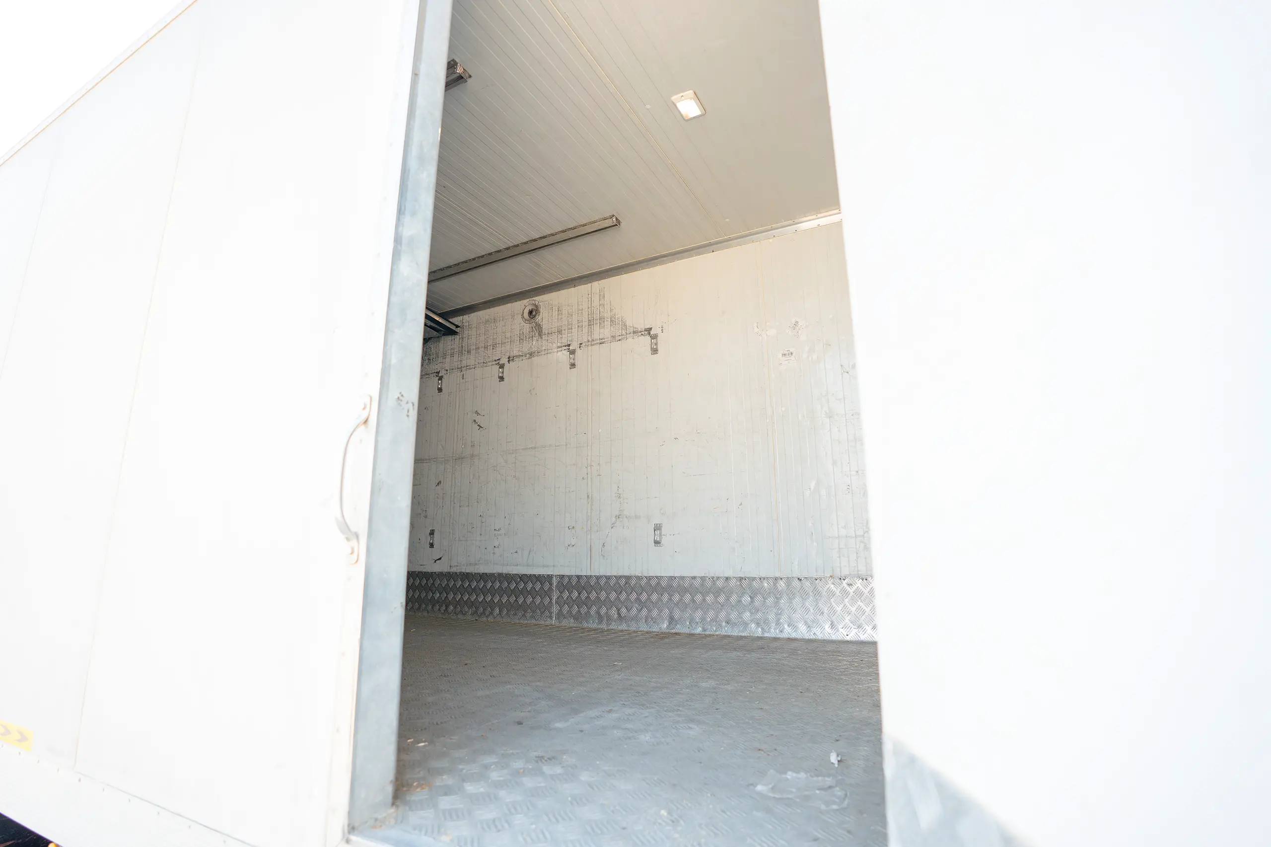 Used 2020 Mitsubishi FUSO FJ Freezer Box White – Chiller Box Right Side Interior View at First Choice Cars Sharjah