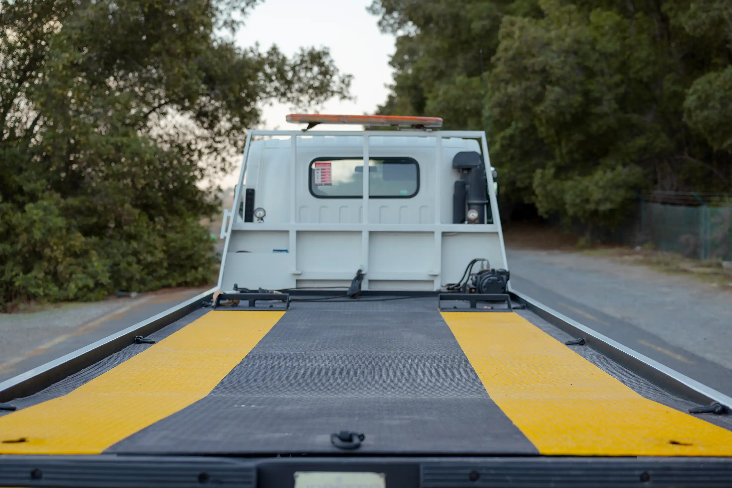 Used 2017 Isuzu NPR Recovery White – Recovery Rear Load Deck View at First Choice Cars Sharjah