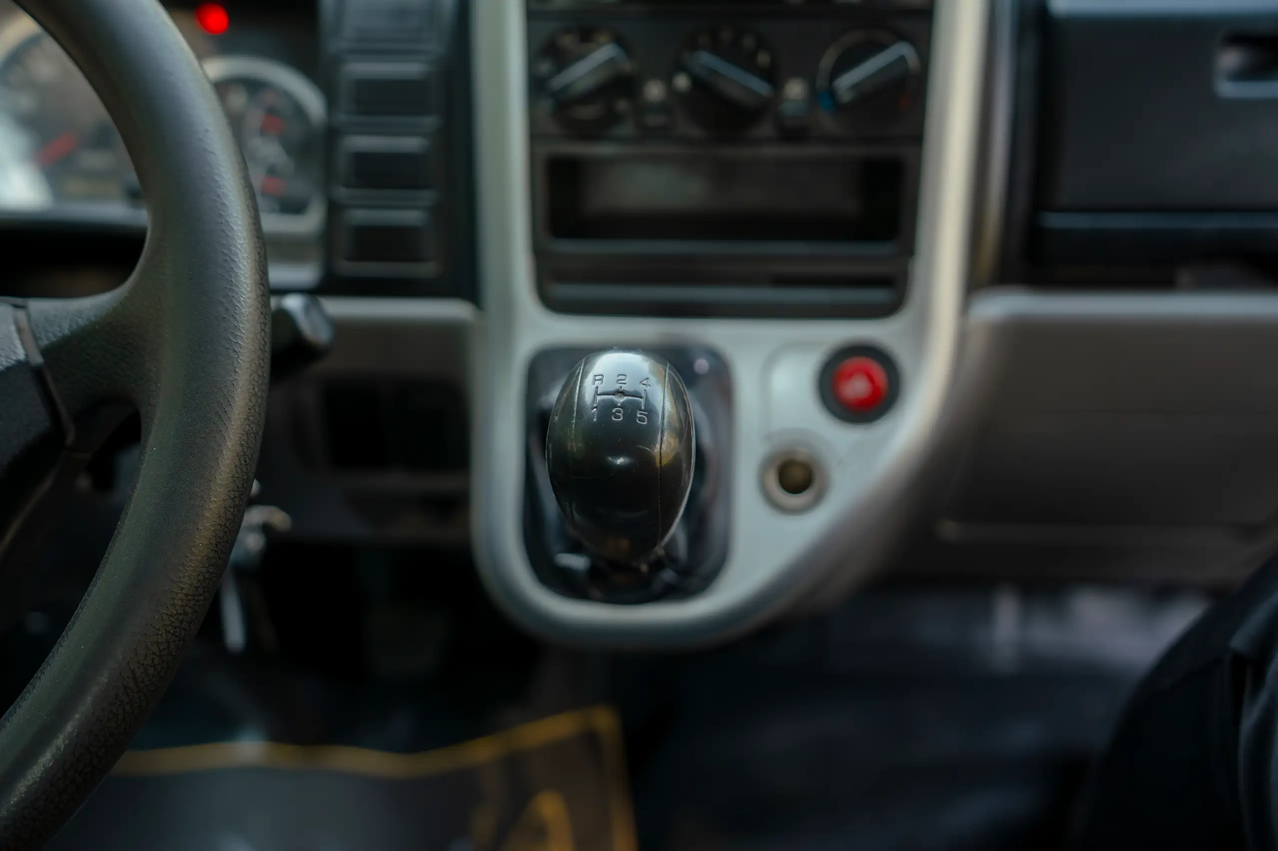 Used 2017 Mitsubishi Canter Cargo Body White – Center Console & Gear Shifter at First Choice Cars Sharjah