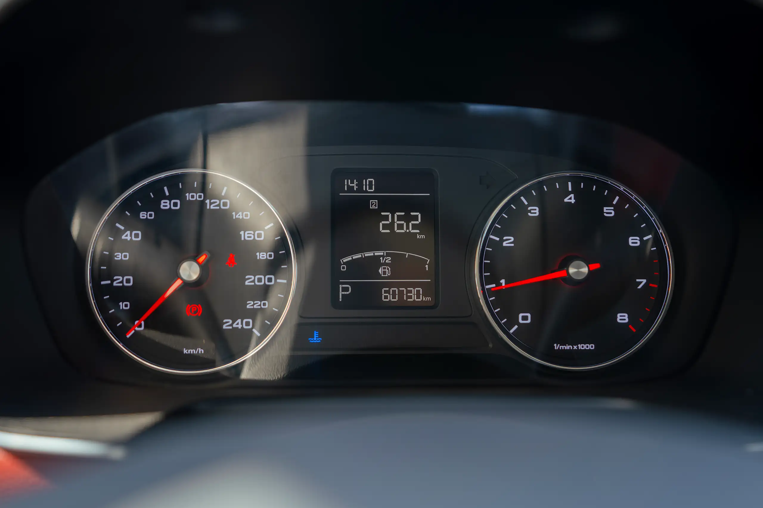 Used 2022 MG RX5 Luxury Silver – Odometer / Mileage Reading View at First Choice Cars Sharjah