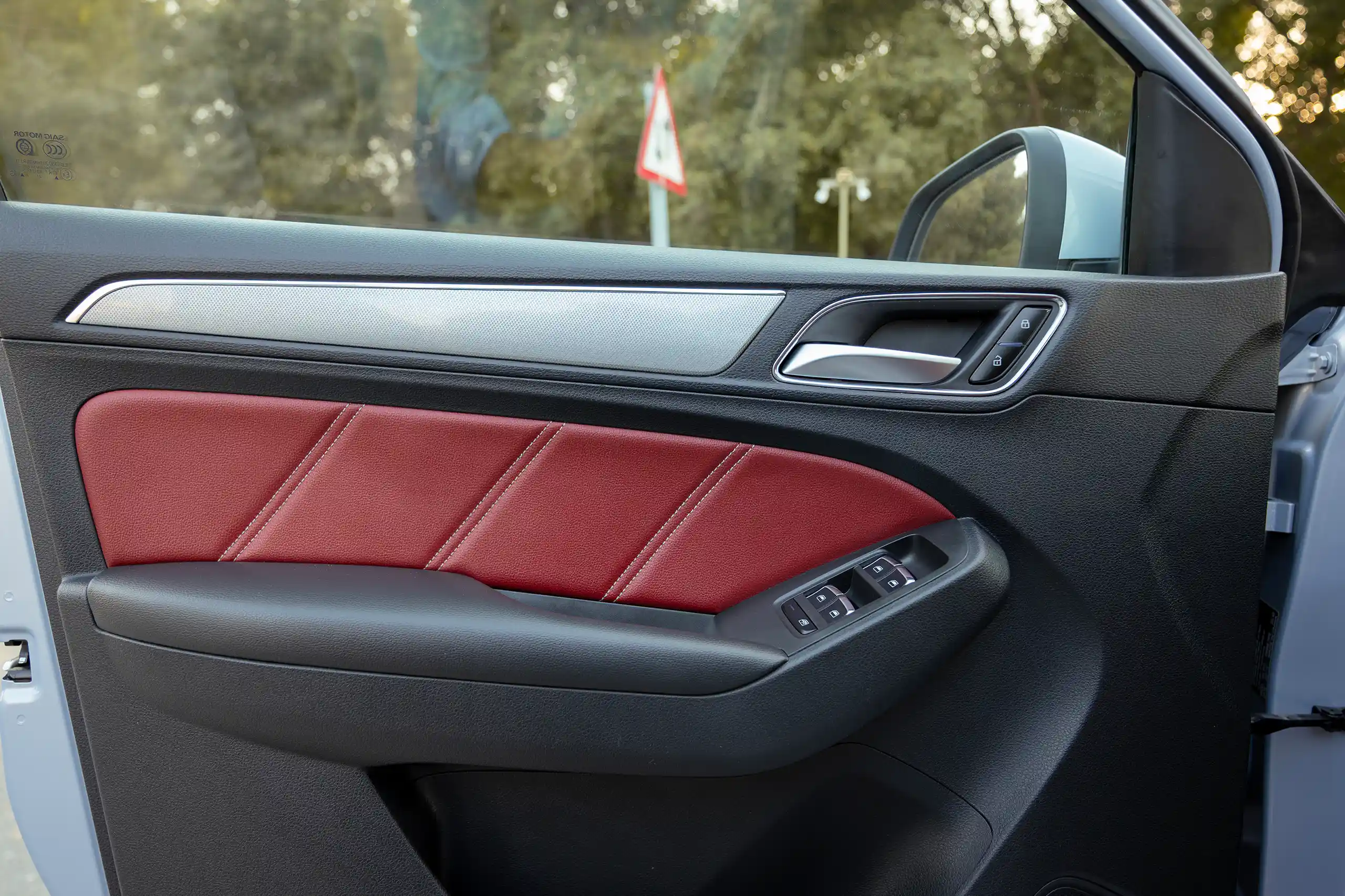 Used 2022 MG RX5 Luxury Silver – Driver Door Panel Full View at First Choice Cars Sharjah